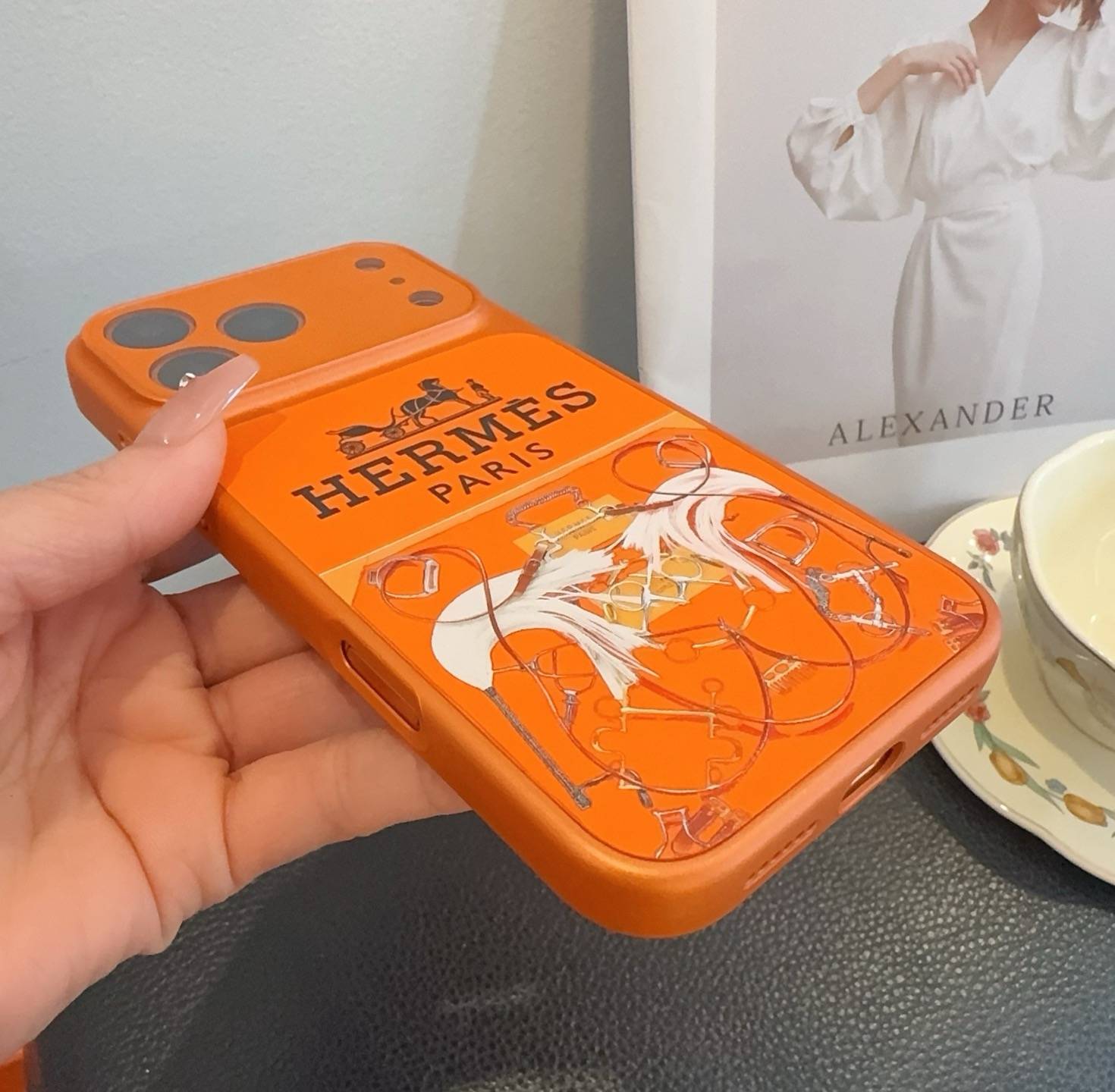 HERMES ヘルメス iPhone 18シリーズ対応 iPhoneケース スマホケース レディース ロゴ入り スタイリッシュ 橙色 - 画像 8