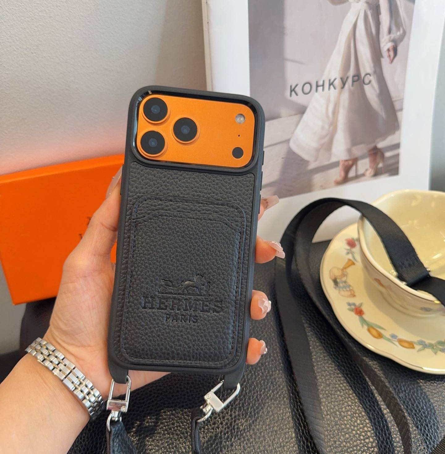 HERMES 愛馬仕 iPhone 18シリーズ対応 iPhoneケース スマホケース レディース ロゴ入り カード収納 ショルダー付き - 画像 7