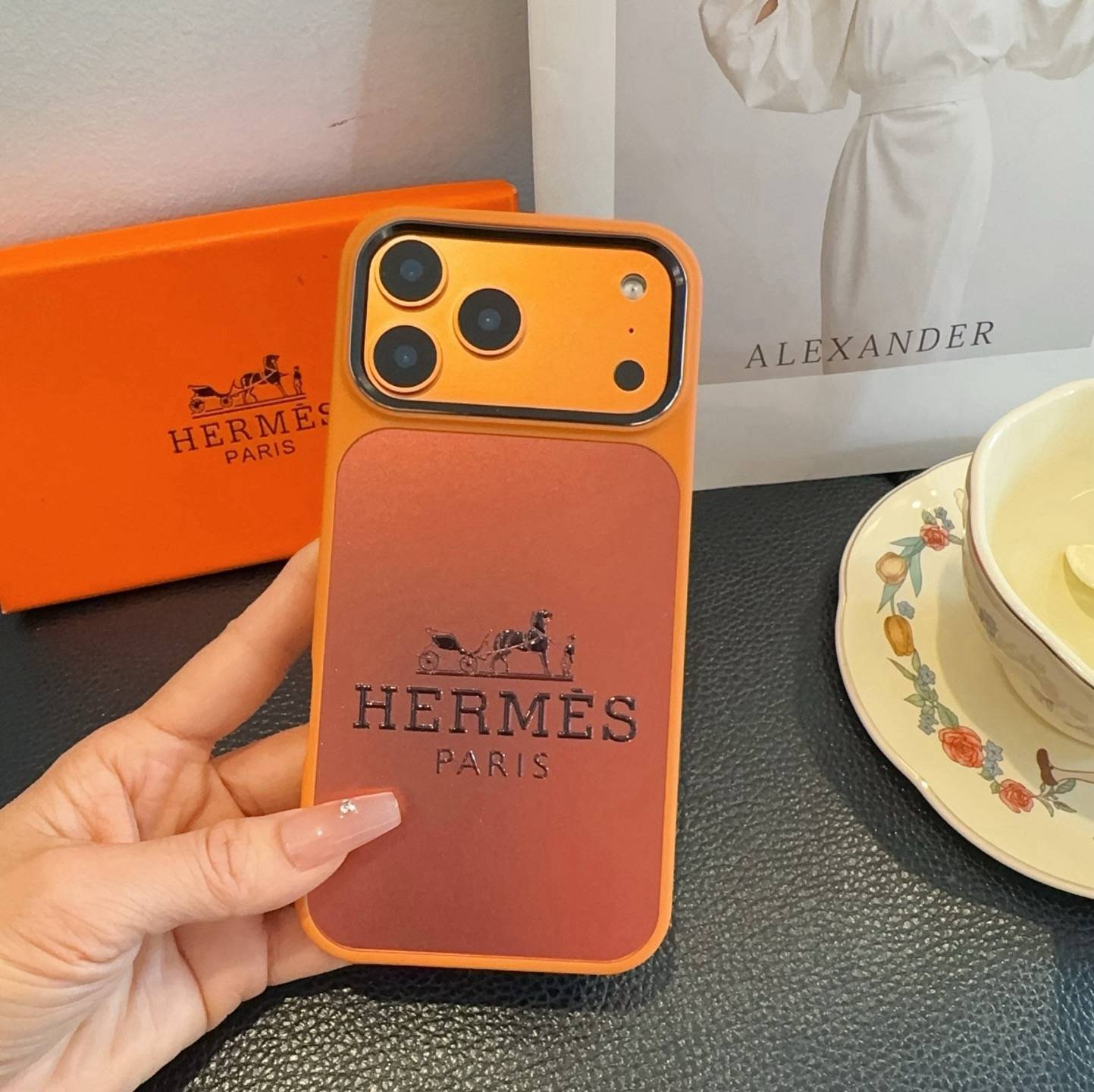 HERMES ヘルメス iPhone 18シリーズ対応 iPhoneケース スマホケース レディース ロゴ入り オレンジ - 画像 5