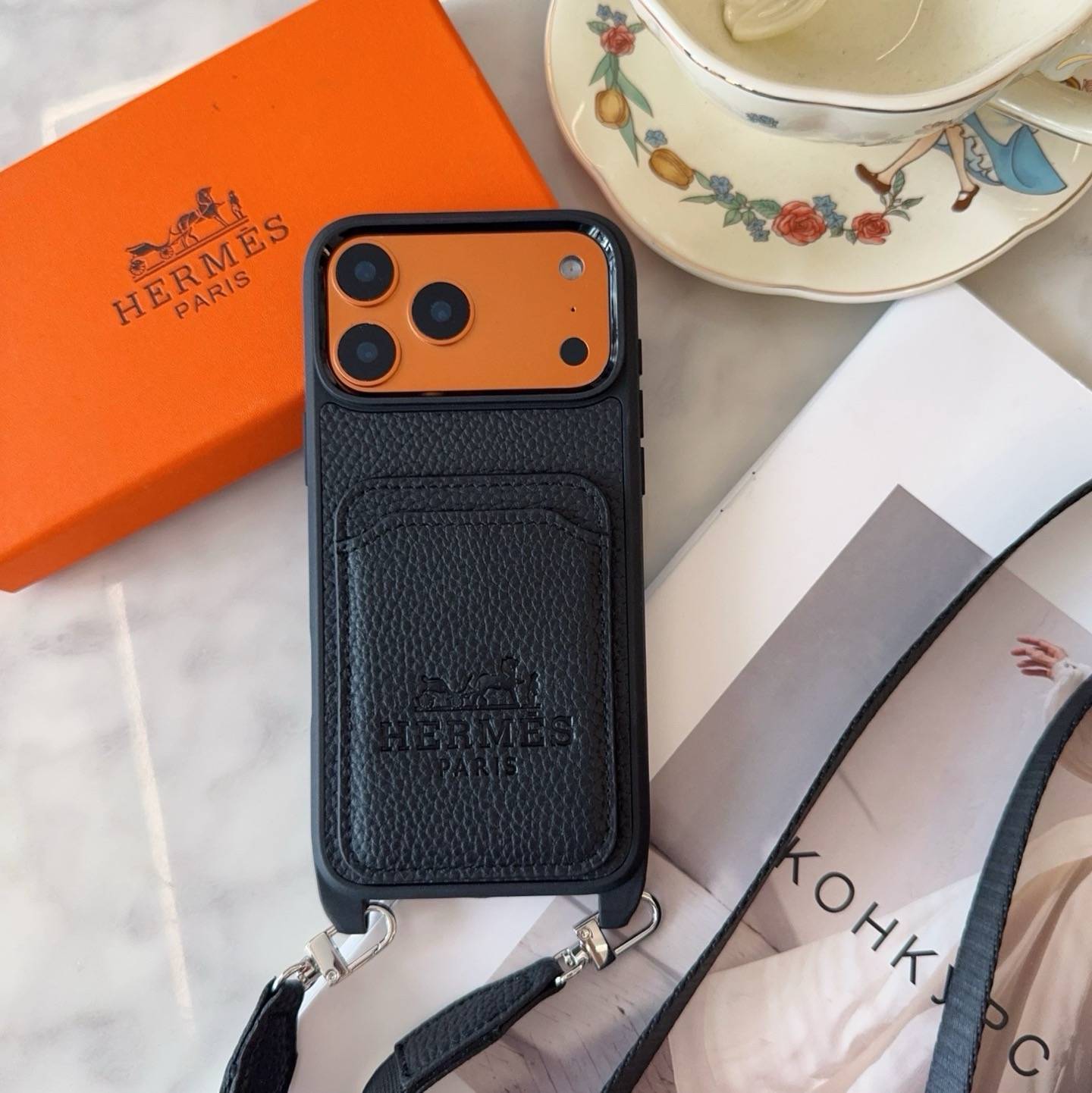HERMES 愛馬仕 iPhone 18シリーズ対応 iPhoneケース スマホケース レディース カード収納 ショルダー付き ブラック オレンジ - 画像 9