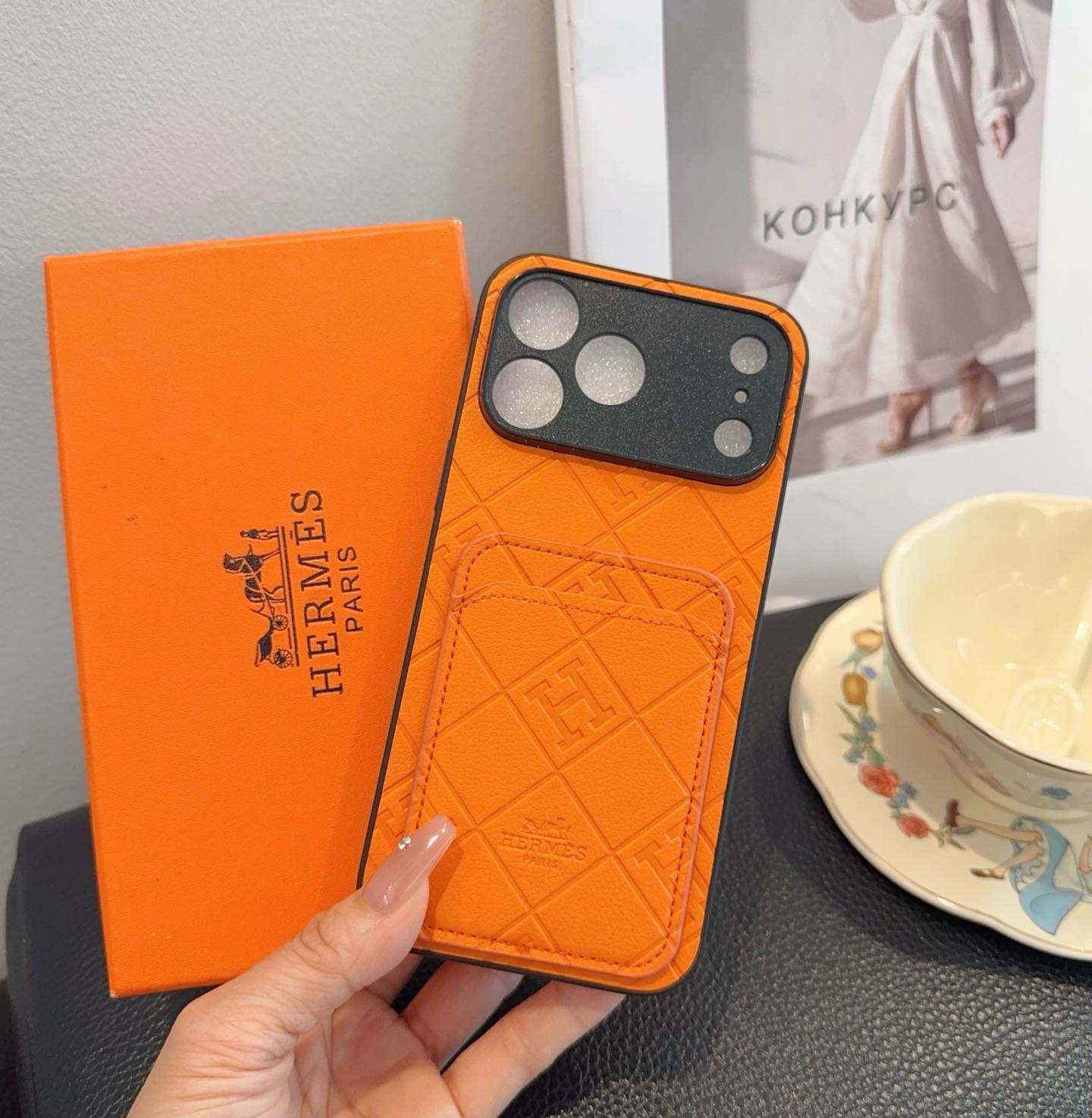 HERMES 愛馬仕 iPhone 18シリーズ対応 iPhoneケース スマホケース ロゴ入り レディース オレンジ - 画像 3