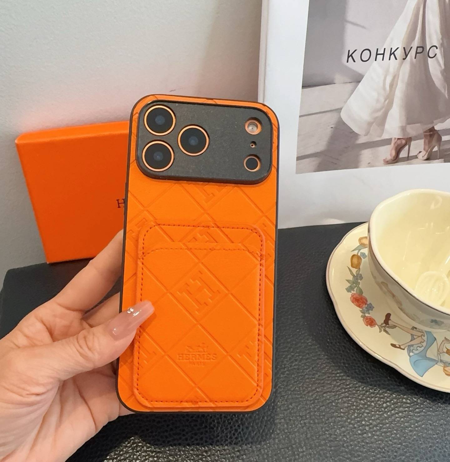 HERMES 愛馬仕 iPhone 18シリーズ対応 iPhoneケース スマホケース ロゴ入り レディース オレンジ - 画像 6