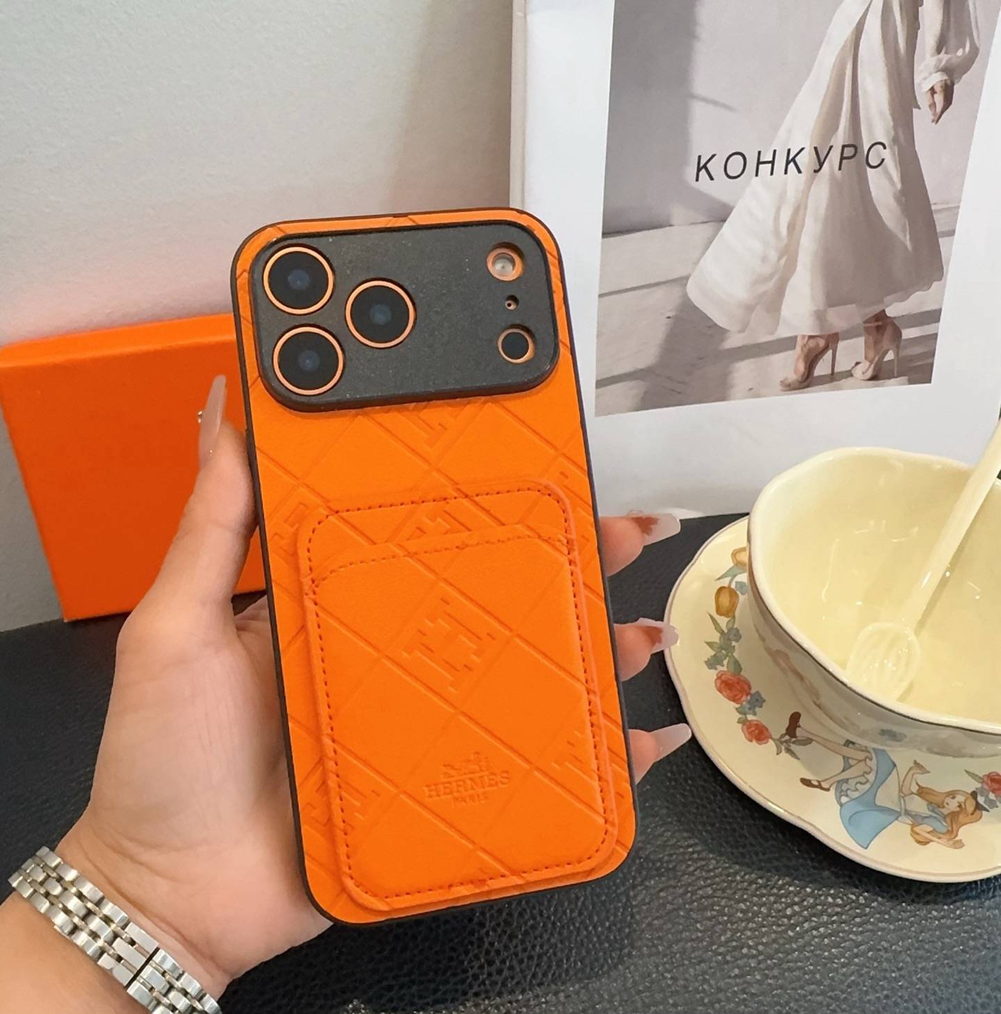 HERMES 愛馬仕 iPhone 18シリーズ対応 iPhoneケース スマホケース ロゴ入り レディース オレンジ - 画像 8