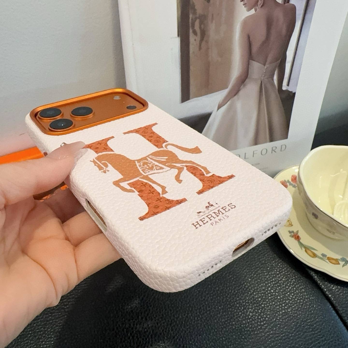 HERMES ルイ ヴィトン iPhone 18シリーズ対応 iPhoneケース スマホケース ロゴ入り レディース ホワイト - 画像 7