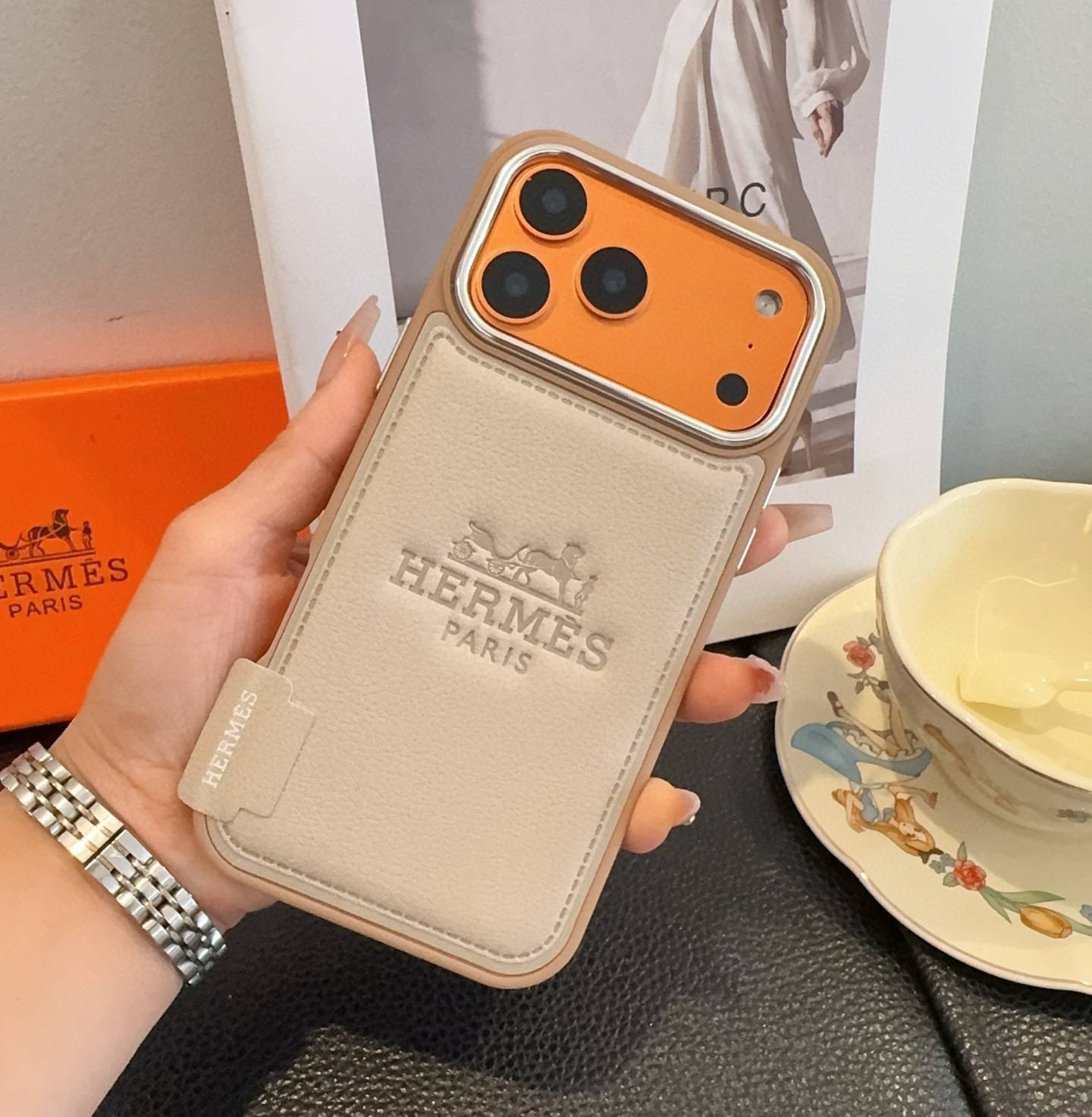 HERMES ルイヴィトン iPhone 18シリーズ対応 iPhoneケース スマホケース レディース ロゴ入り オレンジ - 画像 4