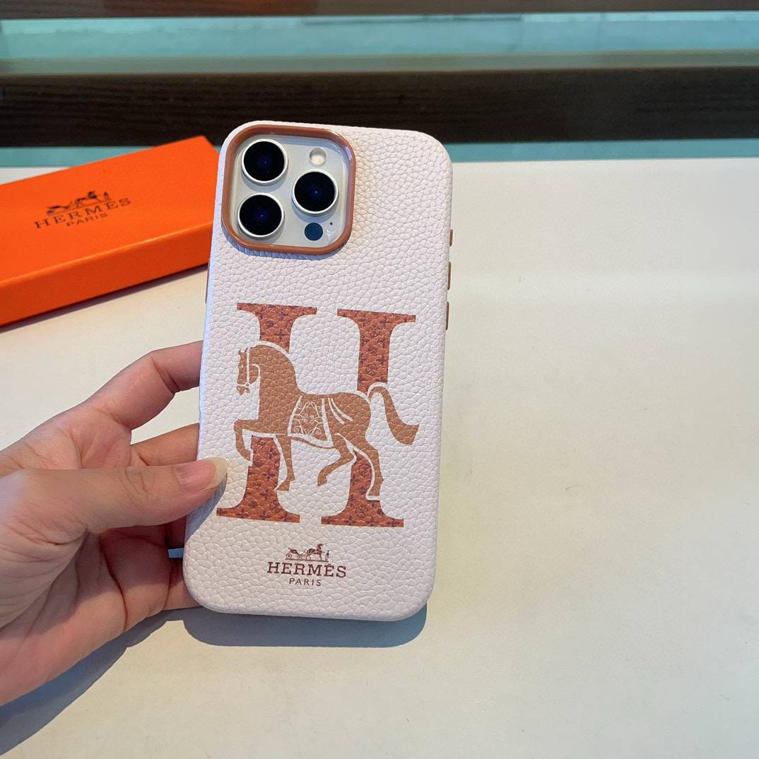 HERMES アイフォンケース スマホケース iPhone 18シリーズ対応 レディース ロゴ入り レザー調 - 画像 4