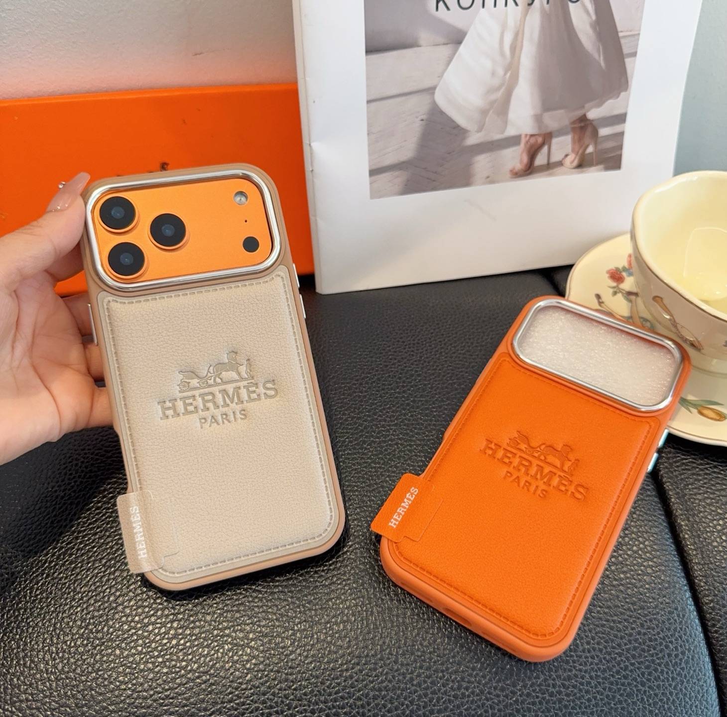 HERMES ルブタン iPhone 18シリーズ対応 iPhoneケース スマホケース レディース ロゴ入り カード収納付き オレンジ ベージュ - 画像 8