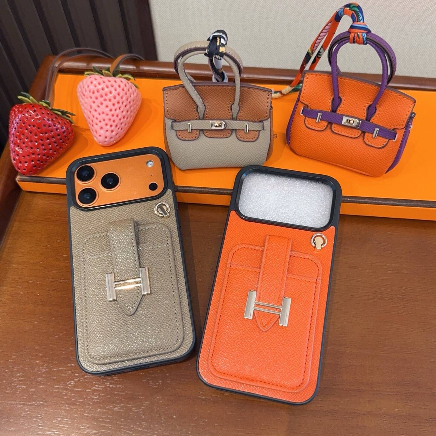 Hermes エルメス iPhone 18シリーズ対応 iPhoneケース スマホケース レディース ロゴ入り カード収納 - 画像 3