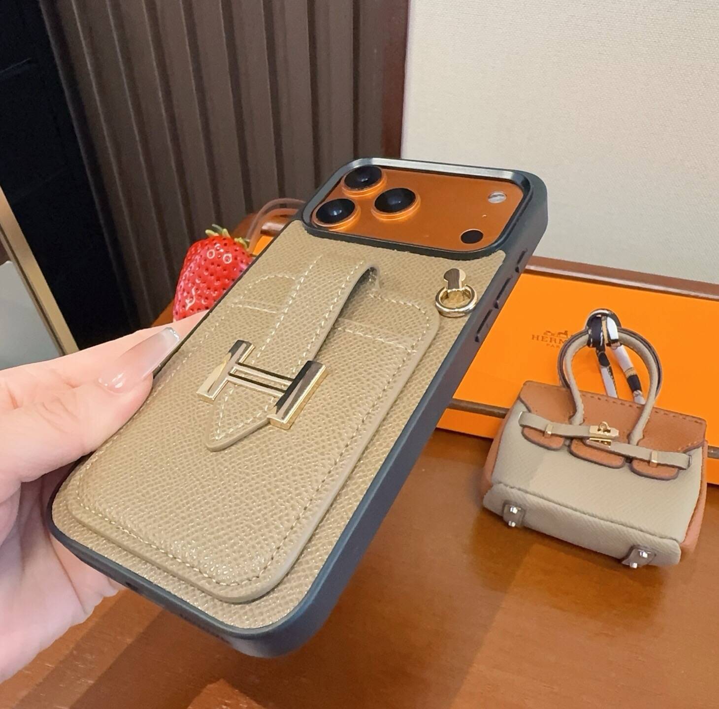 Hermes エルメス iPhone 18シリーズ対応 iPhoneケース スマホケース レディース ロゴ入り カード収納 - 画像 6