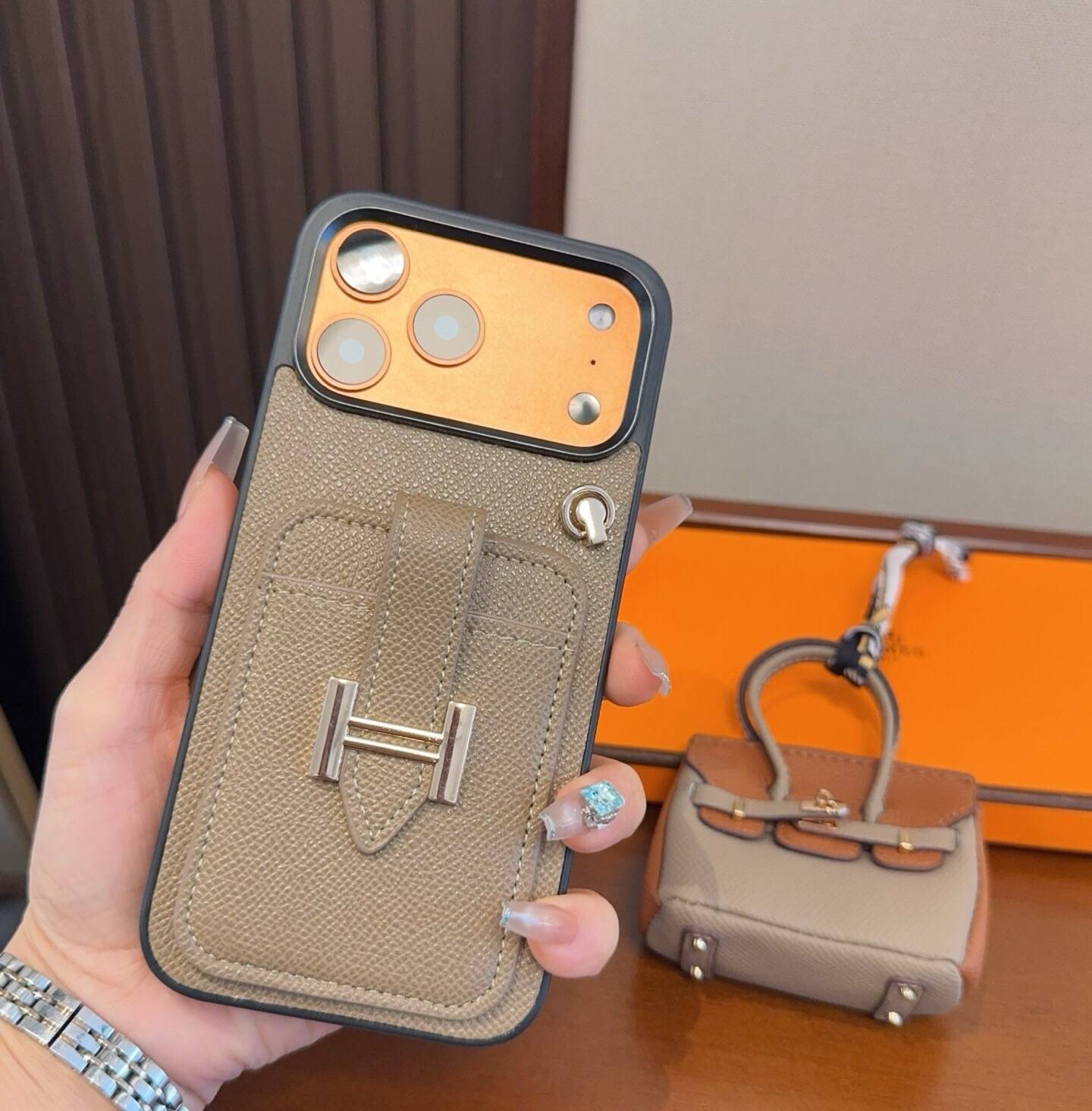 Hermes エルメス iPhone 18シリーズ対応 iPhoneケース スマホケース レディース ロゴ入り カード収納 - 画像 8