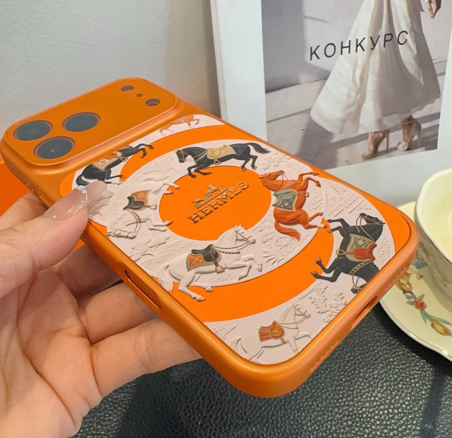 HERMES アイフォンケース スマホケース iPhone 18シリーズ対応 全機種対応 レディース ロゴ デザイン オレンジ - 画像 4