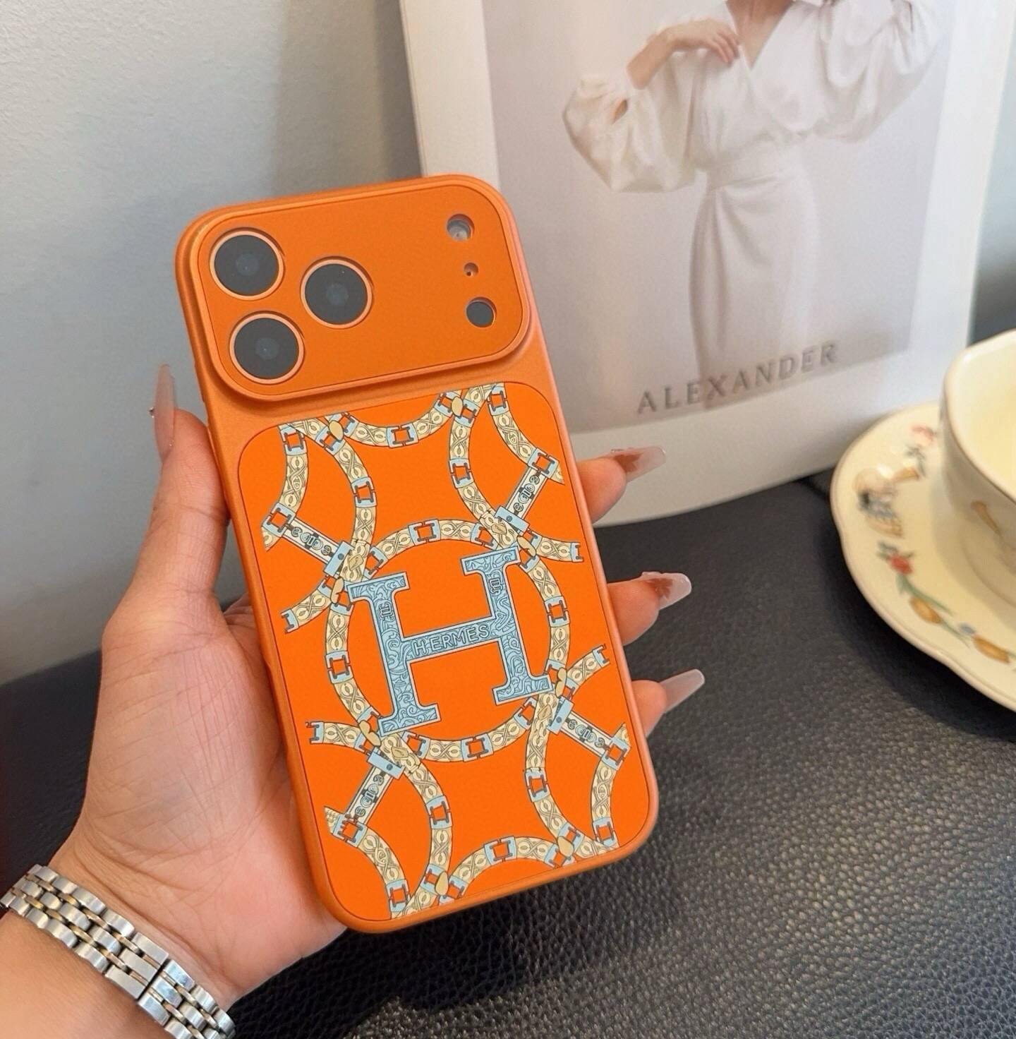 HERMES ラグジュアリー iPhone 18シリーズ対応 iPhoneケース スマホケース 全機種対応 レディース ロゴ レッド - 画像 7