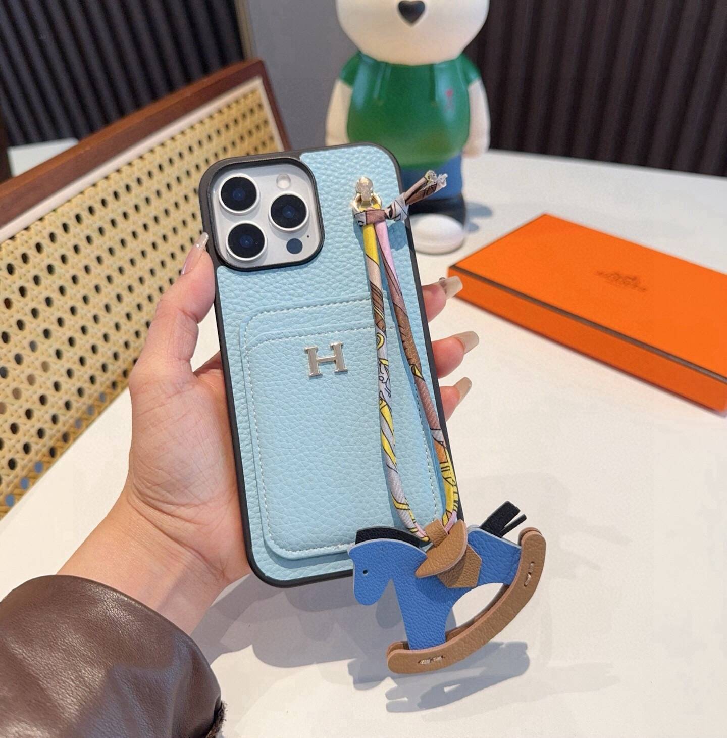 Hermes エルメス iPhone 18シリーズ対応 iPhoneケース スマホケース レディース ロゴ ハンドバッグ風 カード収納付き