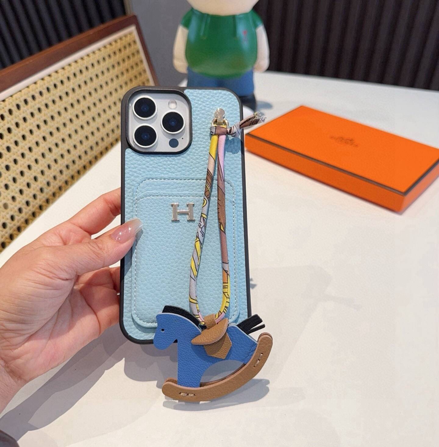Hermes エルメス iPhone 18シリーズ対応 iPhoneケース スマホケース レディース ロゴ ハンドバッグ風 カード収納付き - 画像 3