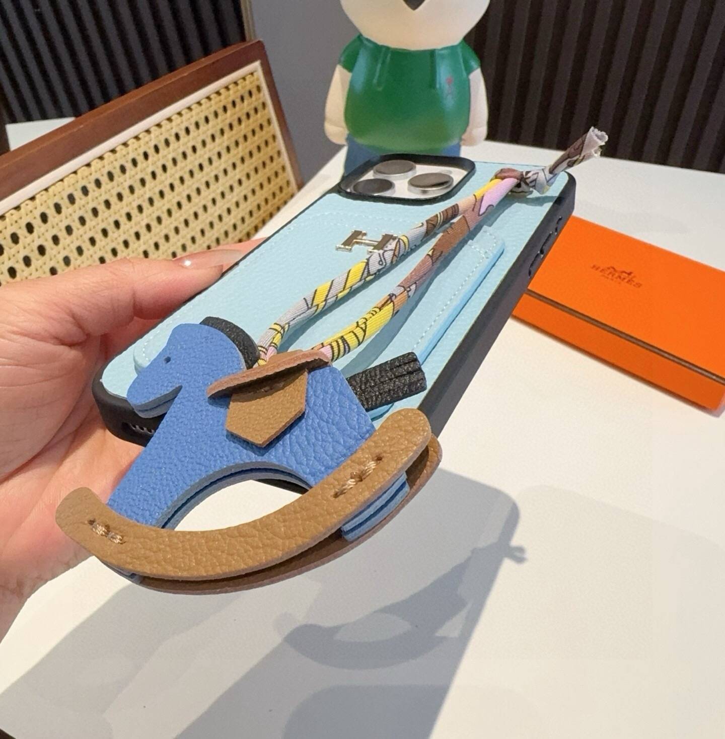 Hermes エルメス iPhone 18シリーズ対応 iPhoneケース スマホケース レディース ロゴ ハンドバッグ風 カード収納付き - 画像 9