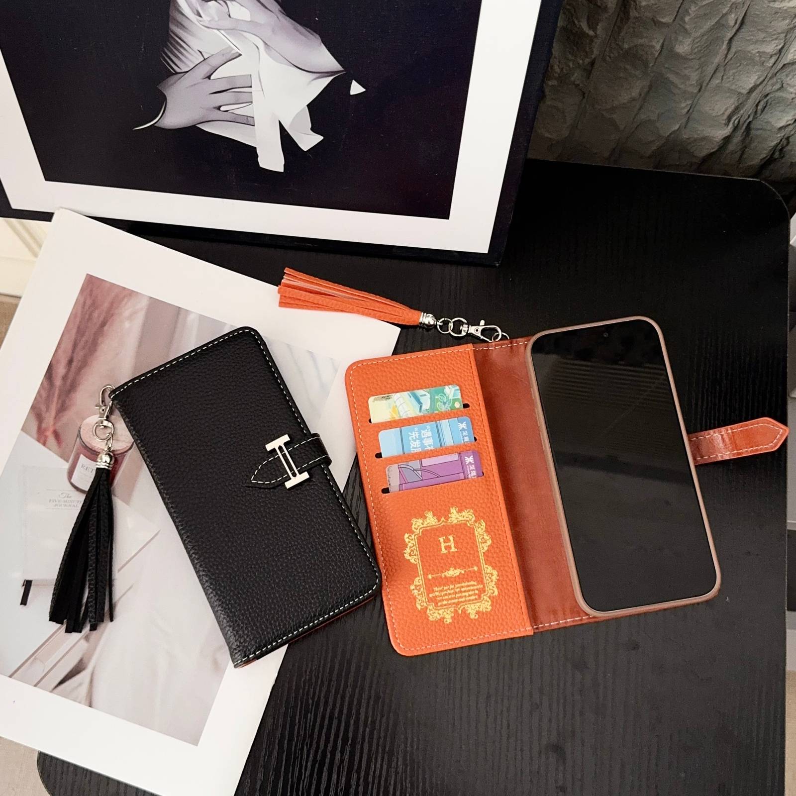 Herms ロゴ iPhoneケース スマホケース iPhone 18シリーズ対応 レディース 手帳型 タッセル付き オレンジ レッド