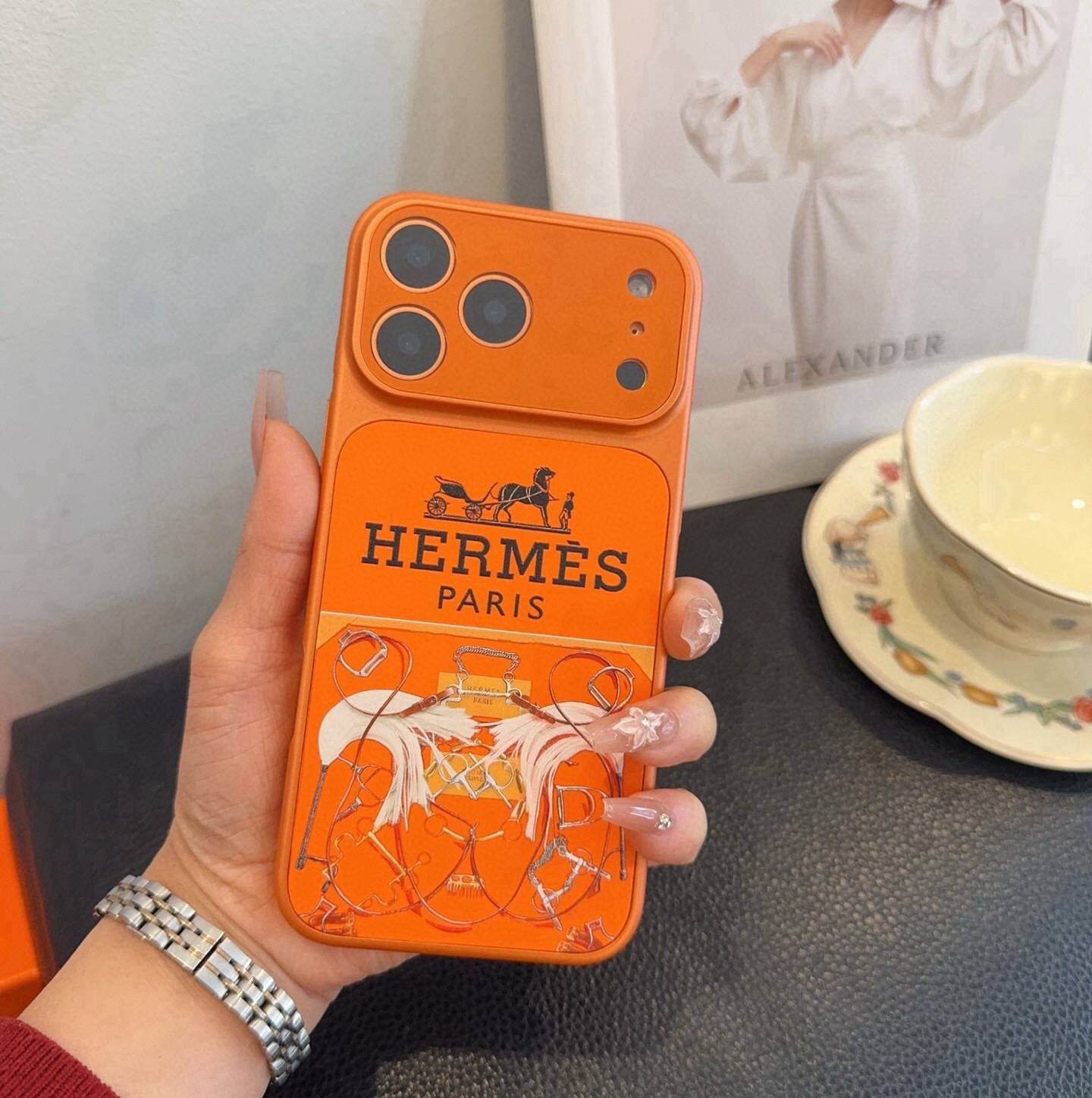 HERMES ヘルメス iPhone 18シリーズ対応 iPhoneケース スマホケース 全機種対応 レディース ロゴ デザイン オレンジ - 画像 3