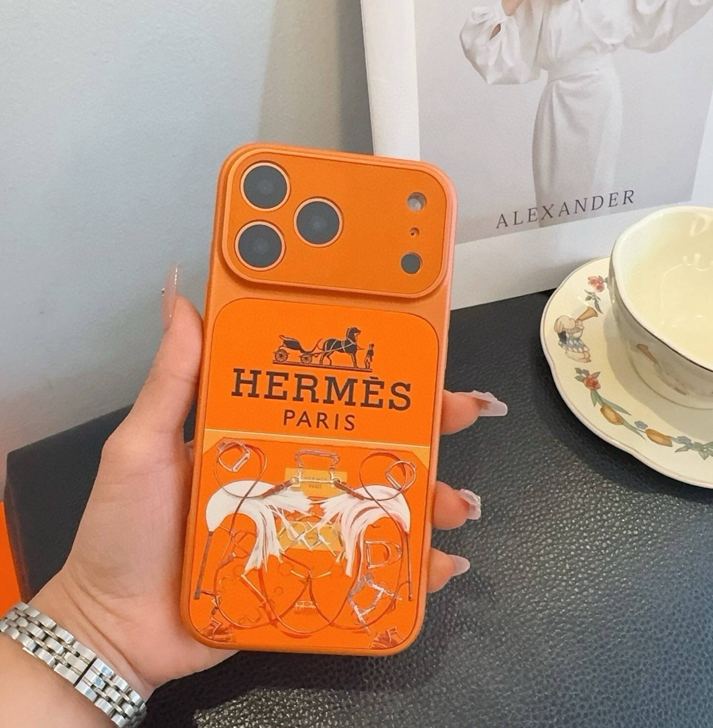 HERMES ヘルメス iPhone 18シリーズ対応 iPhoneケース スマホケース 全機種対応 レディース ロゴ デザイン オレンジ - 画像 4