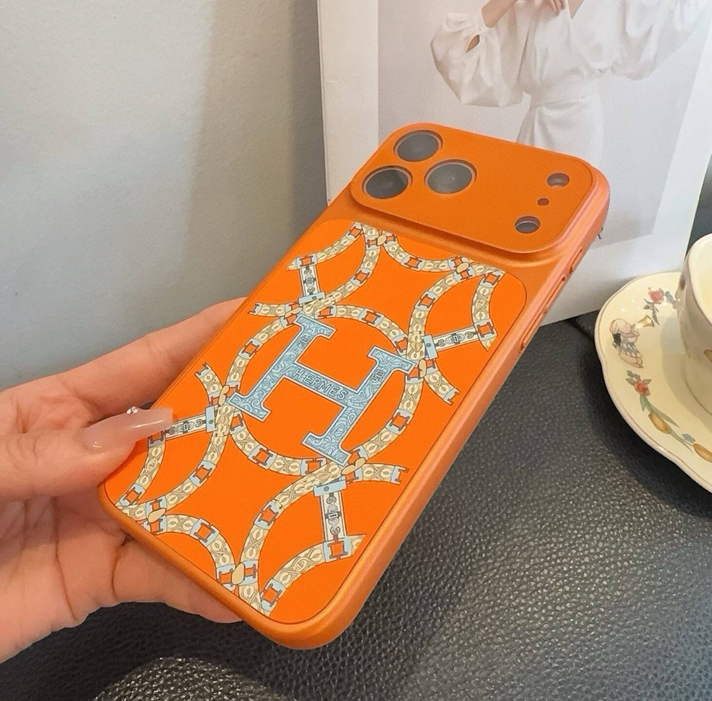 HERMES ロゴ ファブリック風 iPhone 18シリーズ対応 iPhoneケース スマホケース レディース オレンジ - 画像 6