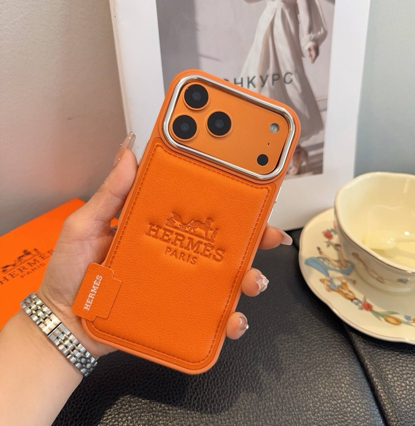 Hermes ランダムオレンジ iPhone 18シリーズ対応 iPhoneケース スマホケース レディース ロゴ入り カード収納付き - 画像 6