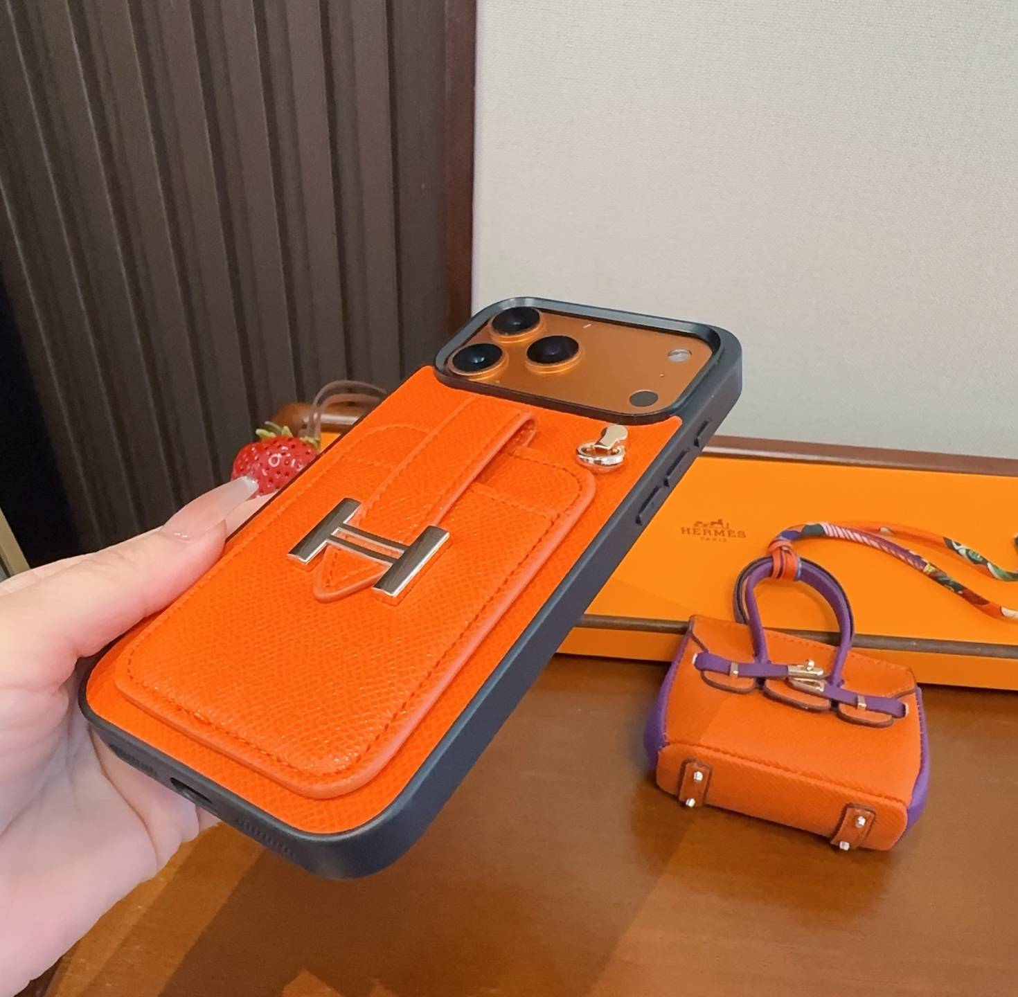 Herms バーゲン iPhone 18シリーズ対応 iPhoneケース スマホケース レディース ロゴ入り オレンジ - 画像 8