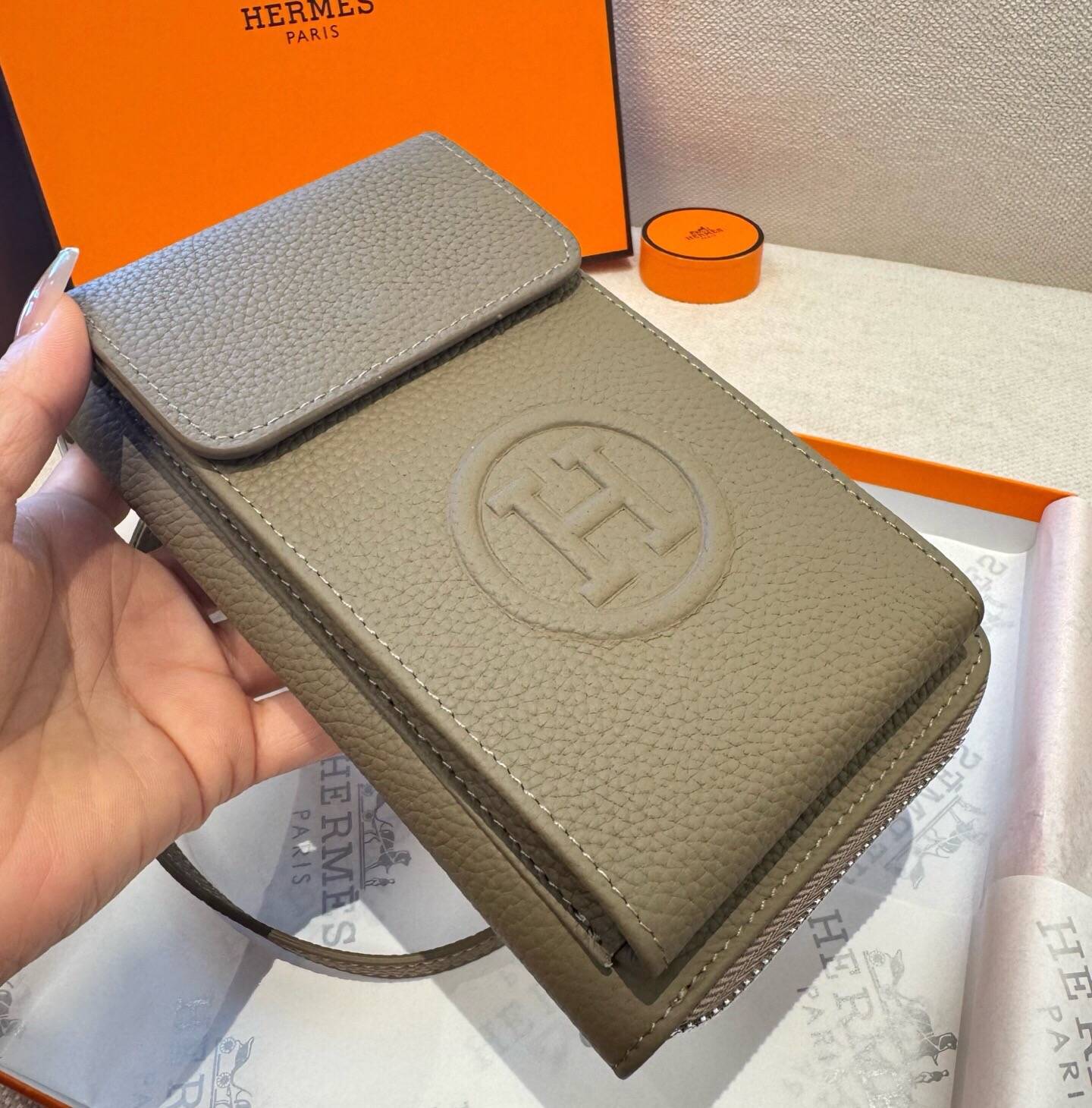 Hermes 愛馬仕 iPhoneケース スマホケース iPhone 18シリーズ対応 レディース ショルダー付き カード収納 - 画像 8