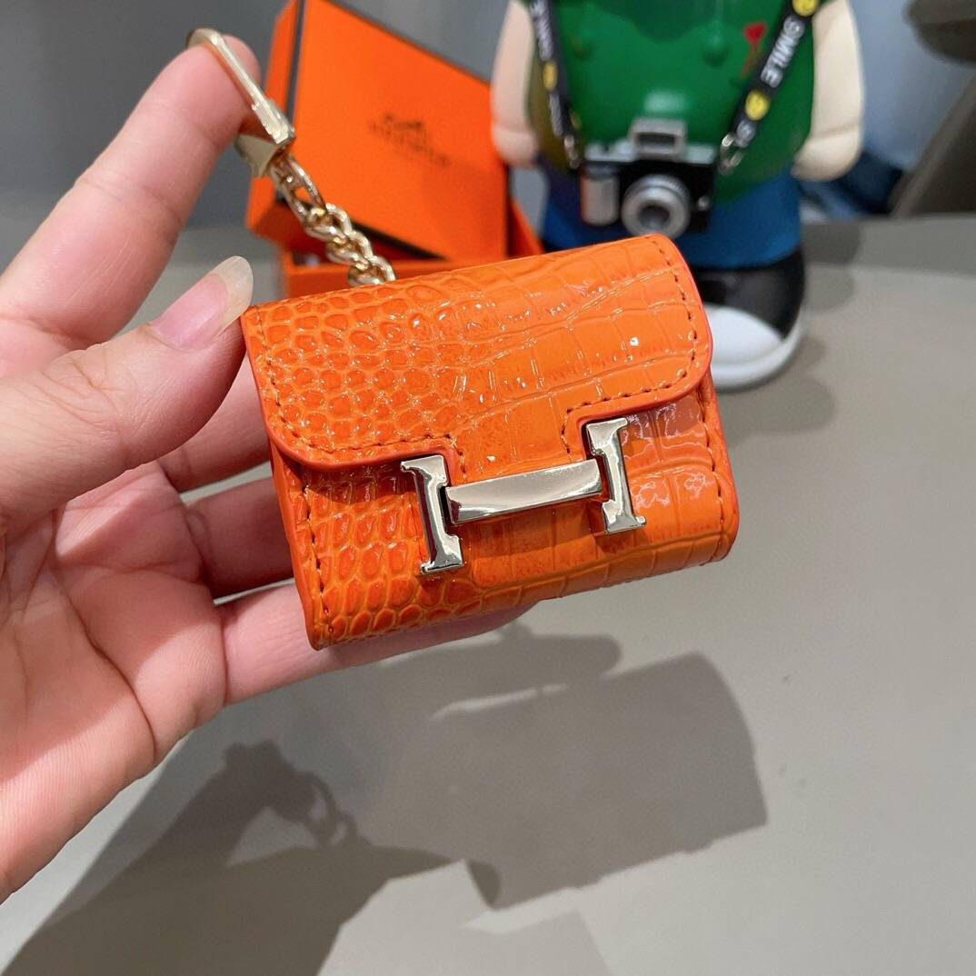HERMES 愛馬仕 iPhoneケース スマホケース iPhone 18シリーズ対応 レディース ロゴ入り クロコダイル柄 ショルダー付き