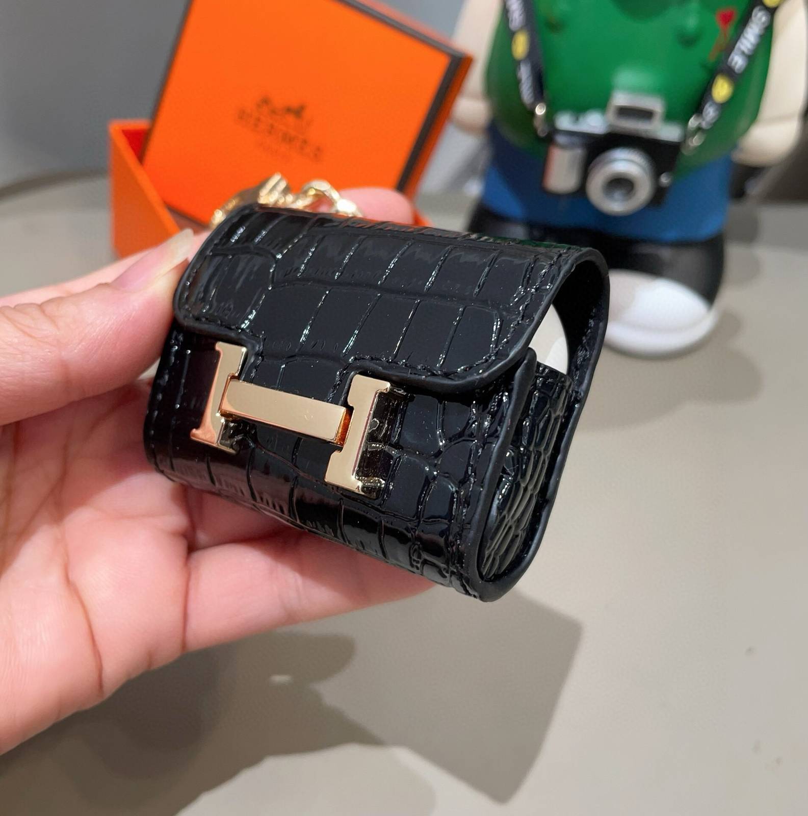 HERMS ヘルメス iPhoneケース スマホケース 全機種対応 レディース クロコダイル柄 ロゴ入り - 画像 9