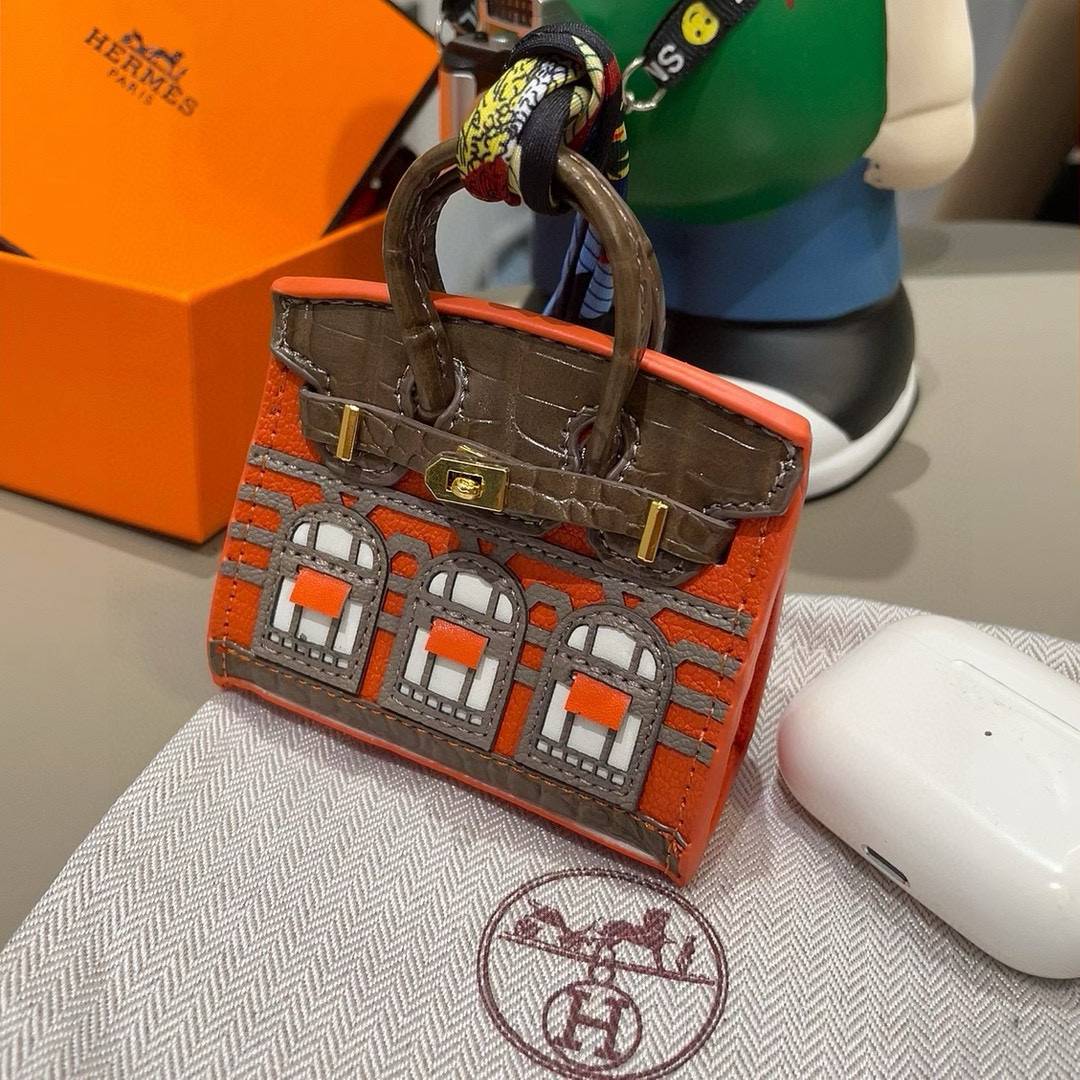 Hermes ヘルメス iPhone 18シリーズ対応 iPhoneケース スマホケース レディース ミニポーチ ブルゾン ロゴ入り - 画像 3