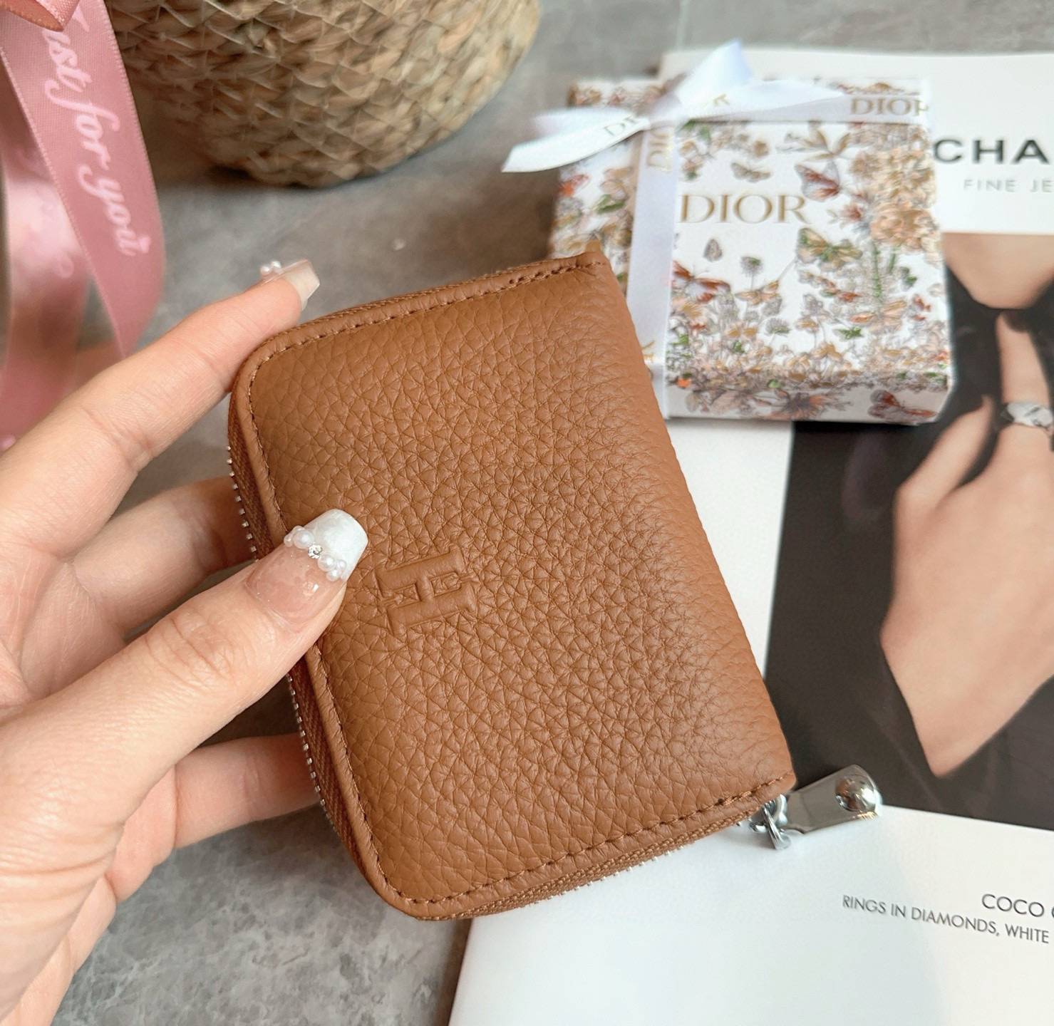 HERMES 愛馬仕 iPhone 18シリーズ対応 iPhoneケース スマホケース レディース ロゴ入り カード収納付き