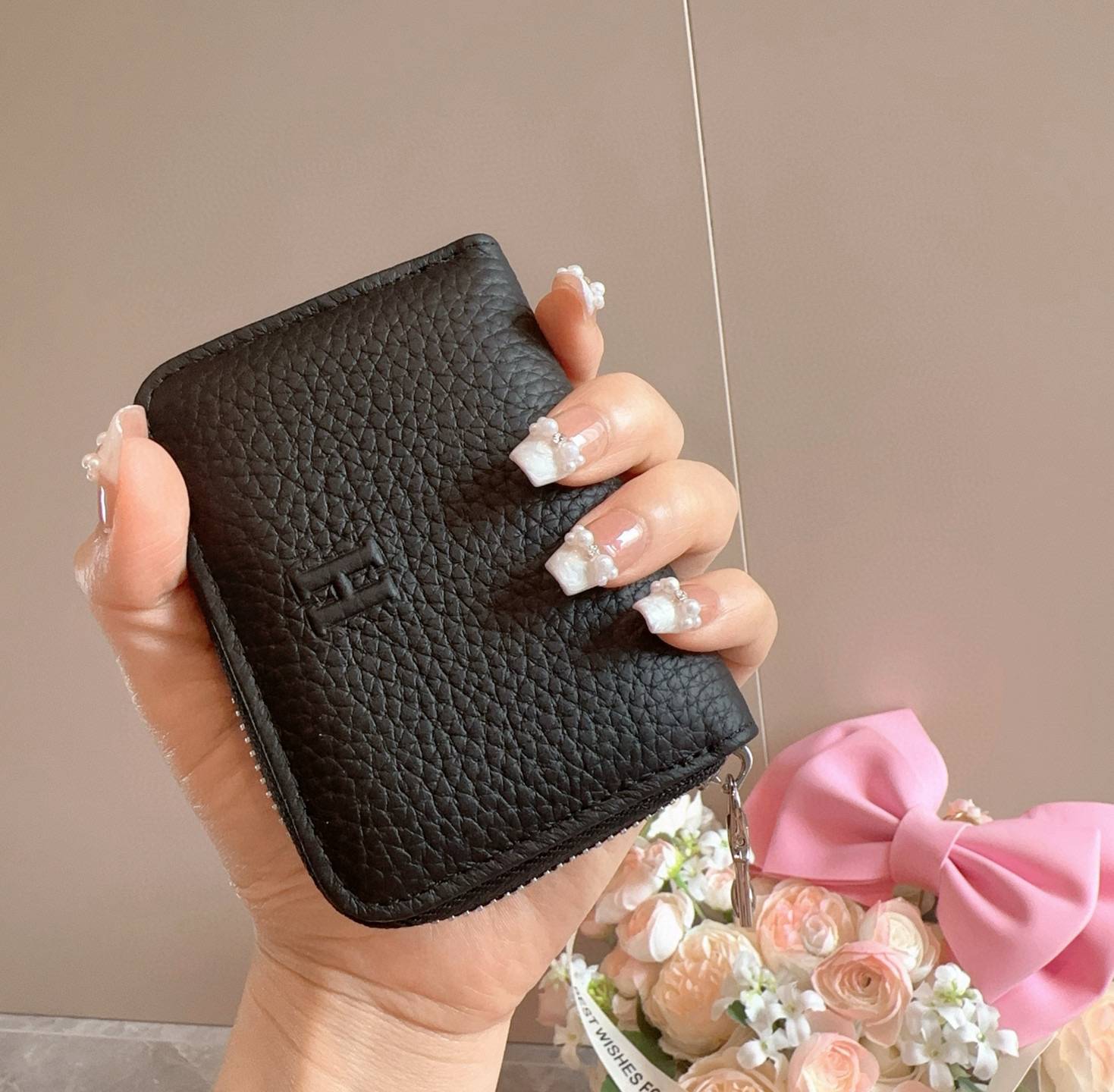 Hermes アイフォンケース スマホケース iPhone 18シリーズ対応 レディース ロゴ入り カード収納付き