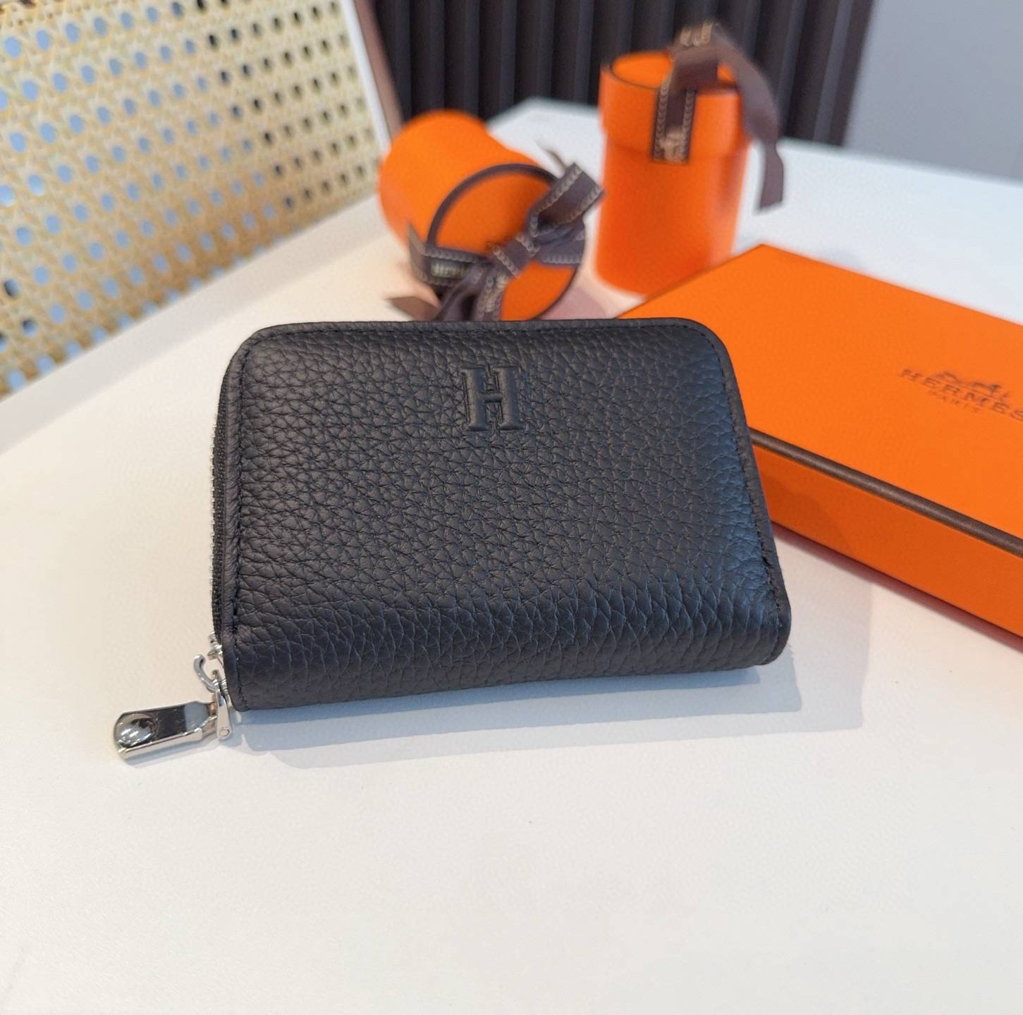 Hermes アイフォンケース スマホケース iPhone 18シリーズ対応 レディース ロゴ入り カード収納付き - 画像 9