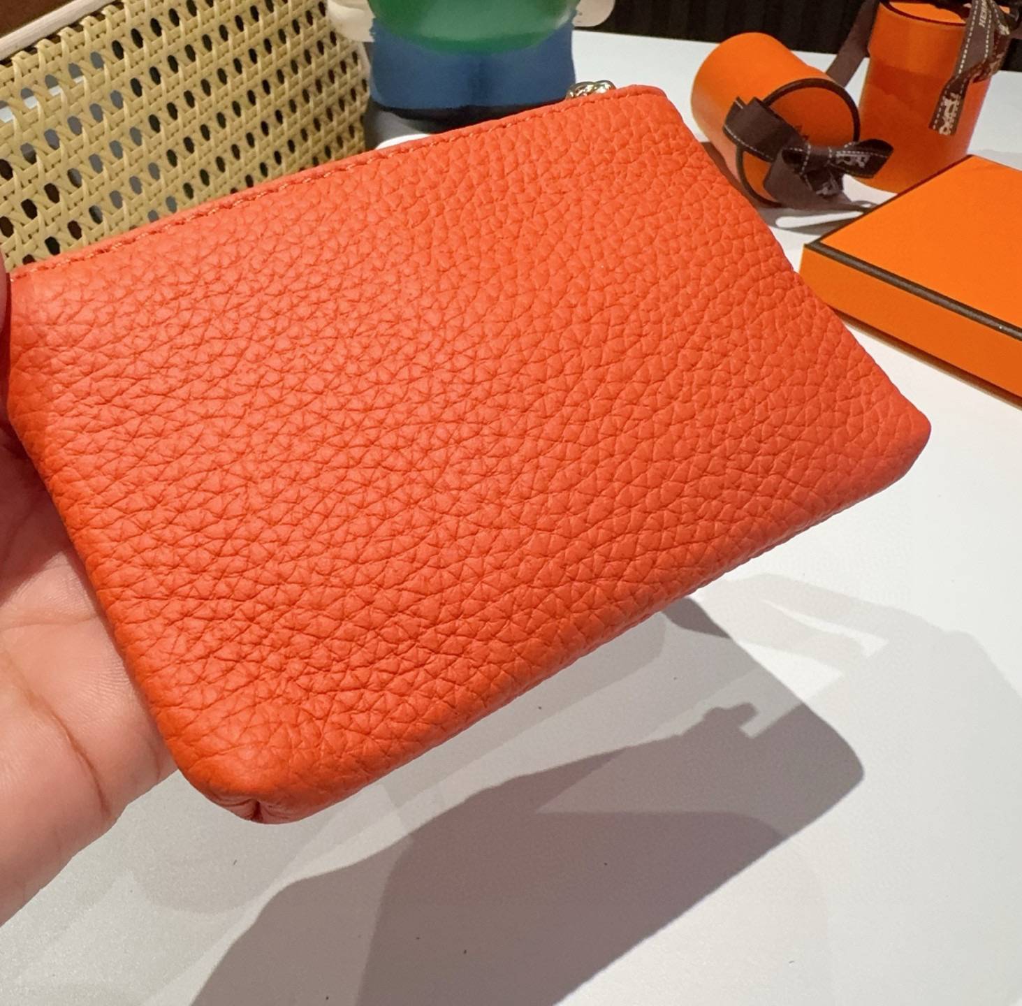 Hermes ヘルムズ iPhoneケース スマホケース iPhone 18シリーズ対応 レディース ロゴ入り オレンジ - 画像 4