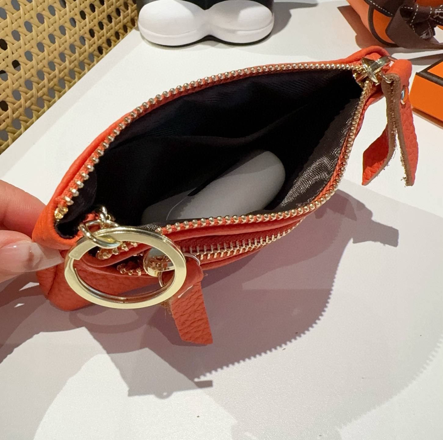 Hermes ヘルムズ iPhoneケース スマホケース iPhone 18シリーズ対応 レディース ロゴ入り オレンジ - 画像 6