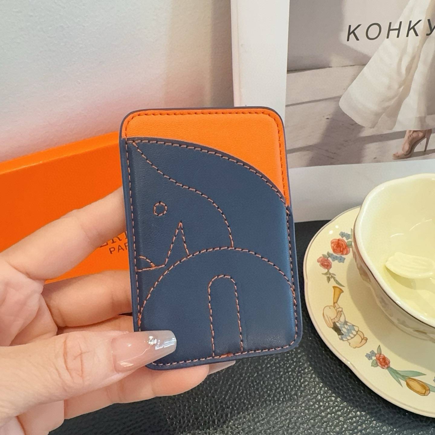 HERMES 愛馬仕 iPhoneケース スマホケース iPhone 18シリーズ対応 レディース ロゴ入り カード収納 - 画像 3