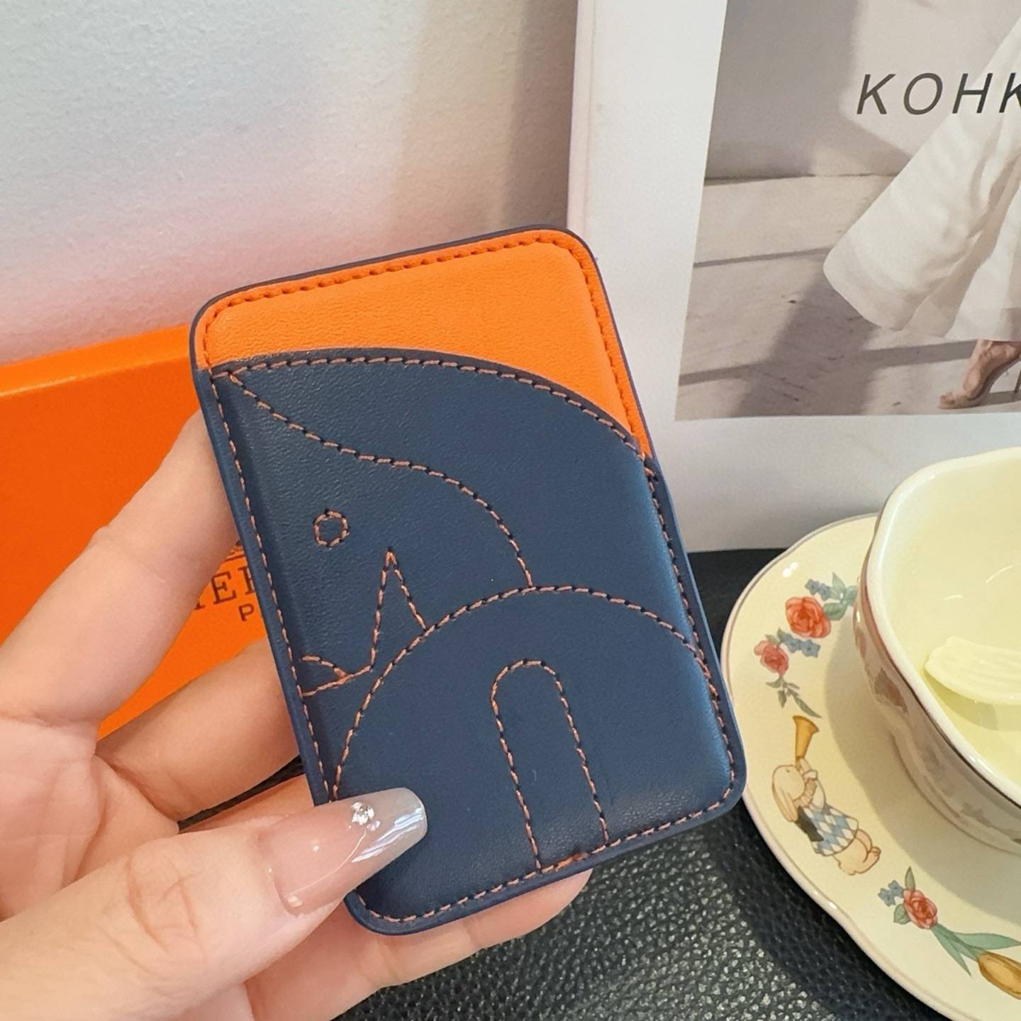 HERMES 愛馬仕 iPhoneケース スマホケース iPhone 18シリーズ対応 レディース ロゴ入り カード収納 - 画像 5