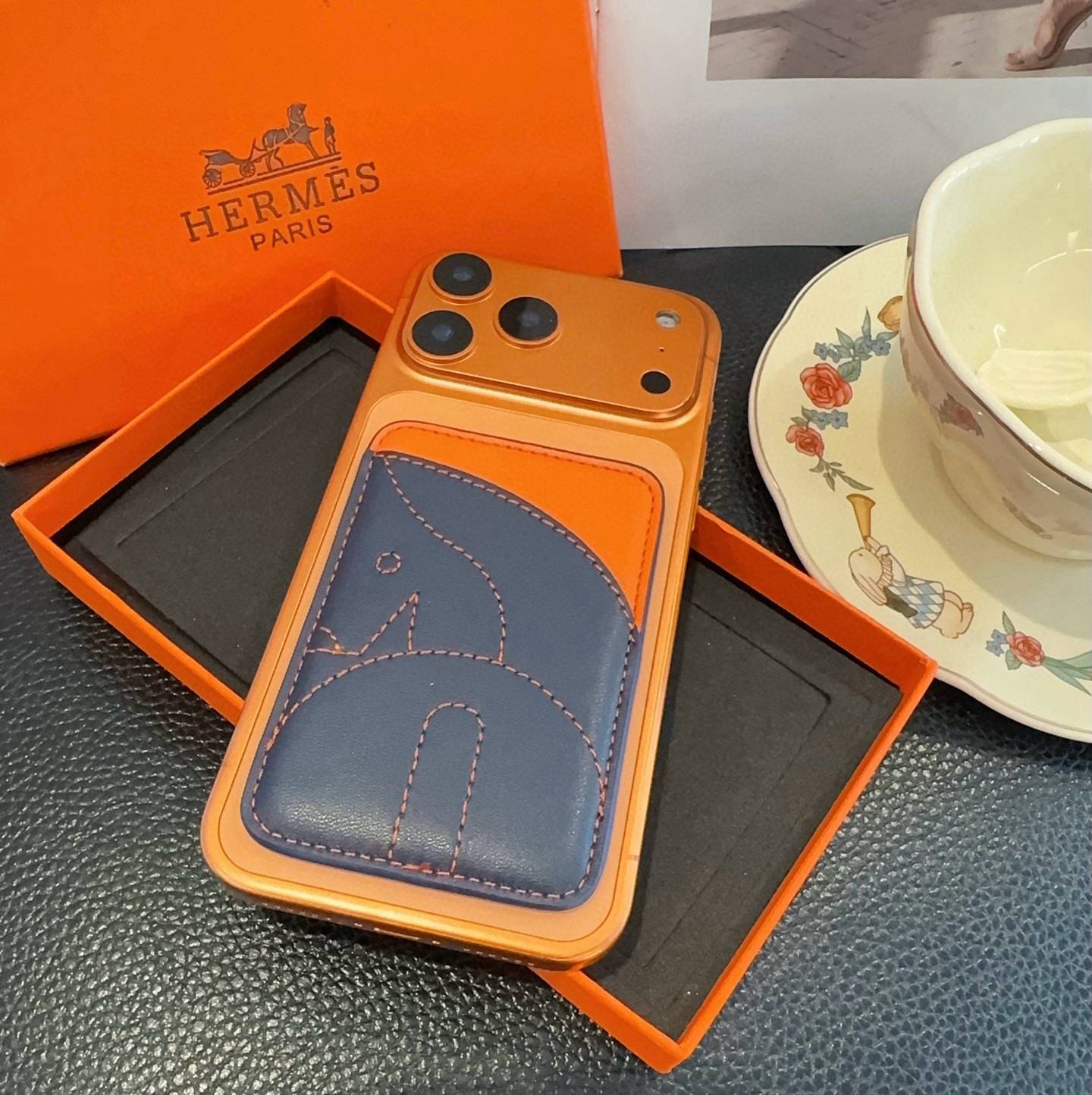 HERMES 愛馬仕 iPhoneケース スマホケース iPhone 18シリーズ対応 レディース ロゴ入り カード収納 - 画像 7