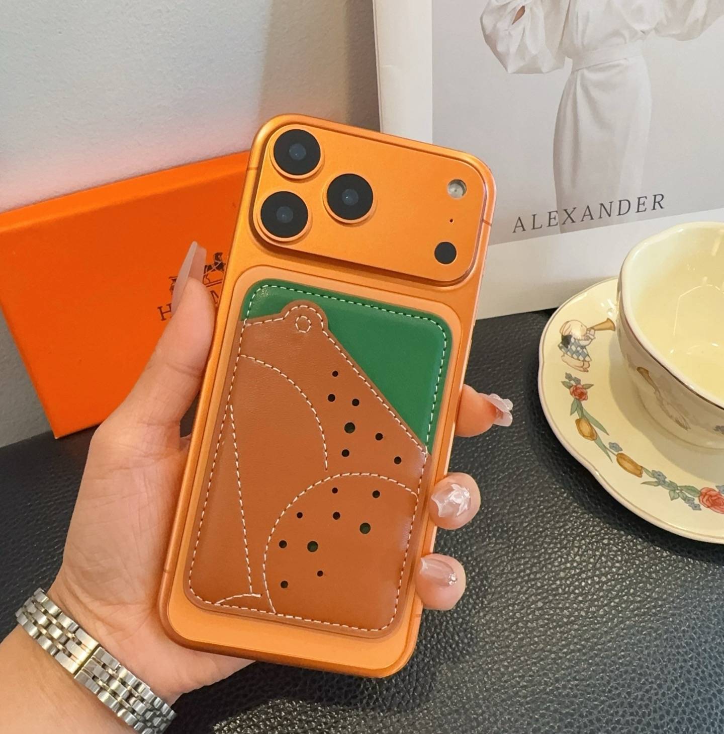 Hermes アルマーニ iPhone 18シリーズ対応 iPhoneケース スマホケース レディース カード収納 デザイン - 画像 2