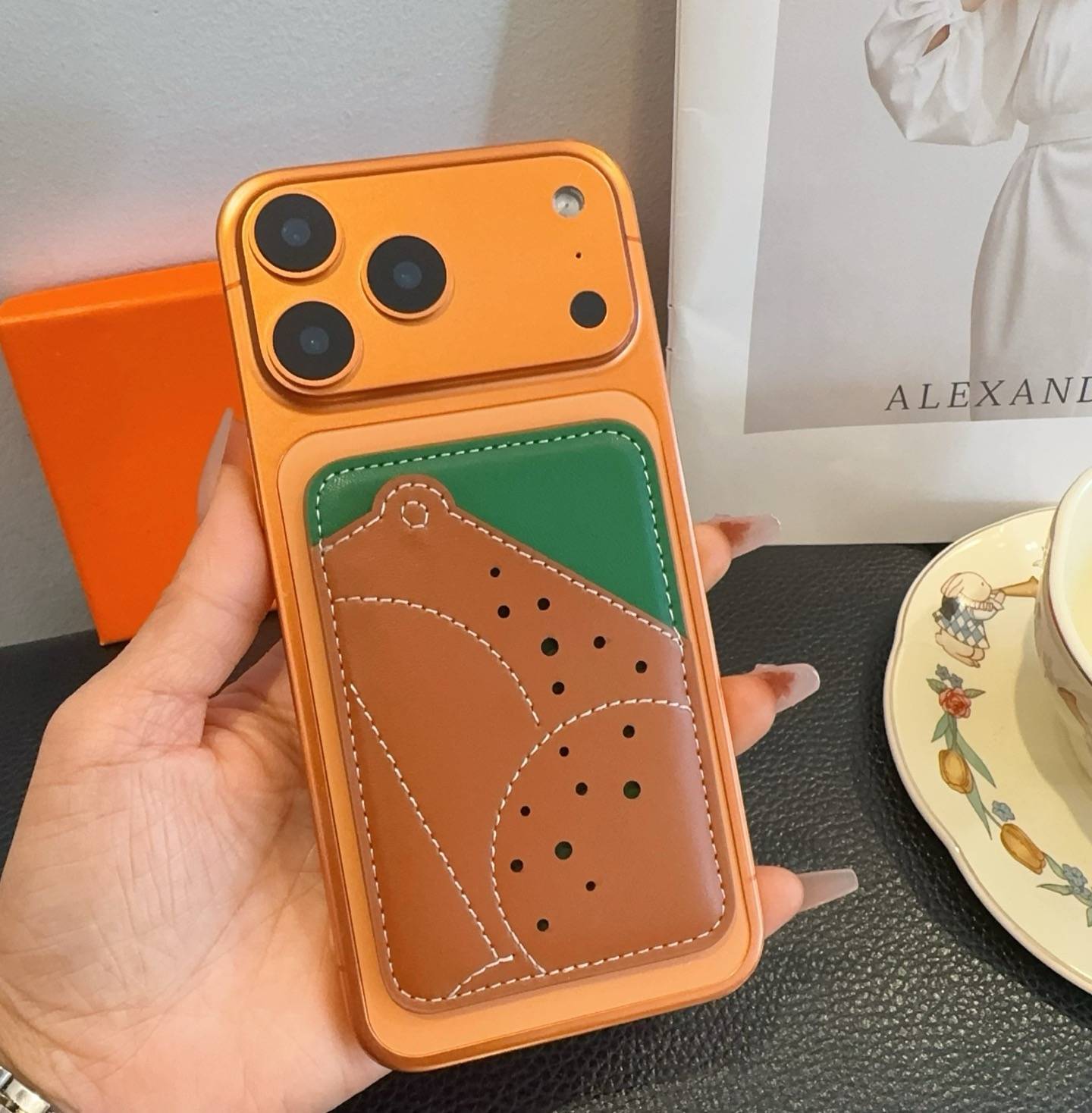 Hermes アルマーニ iPhone 18シリーズ対応 iPhoneケース スマホケース レディース カード収納 デザイン - 画像 3