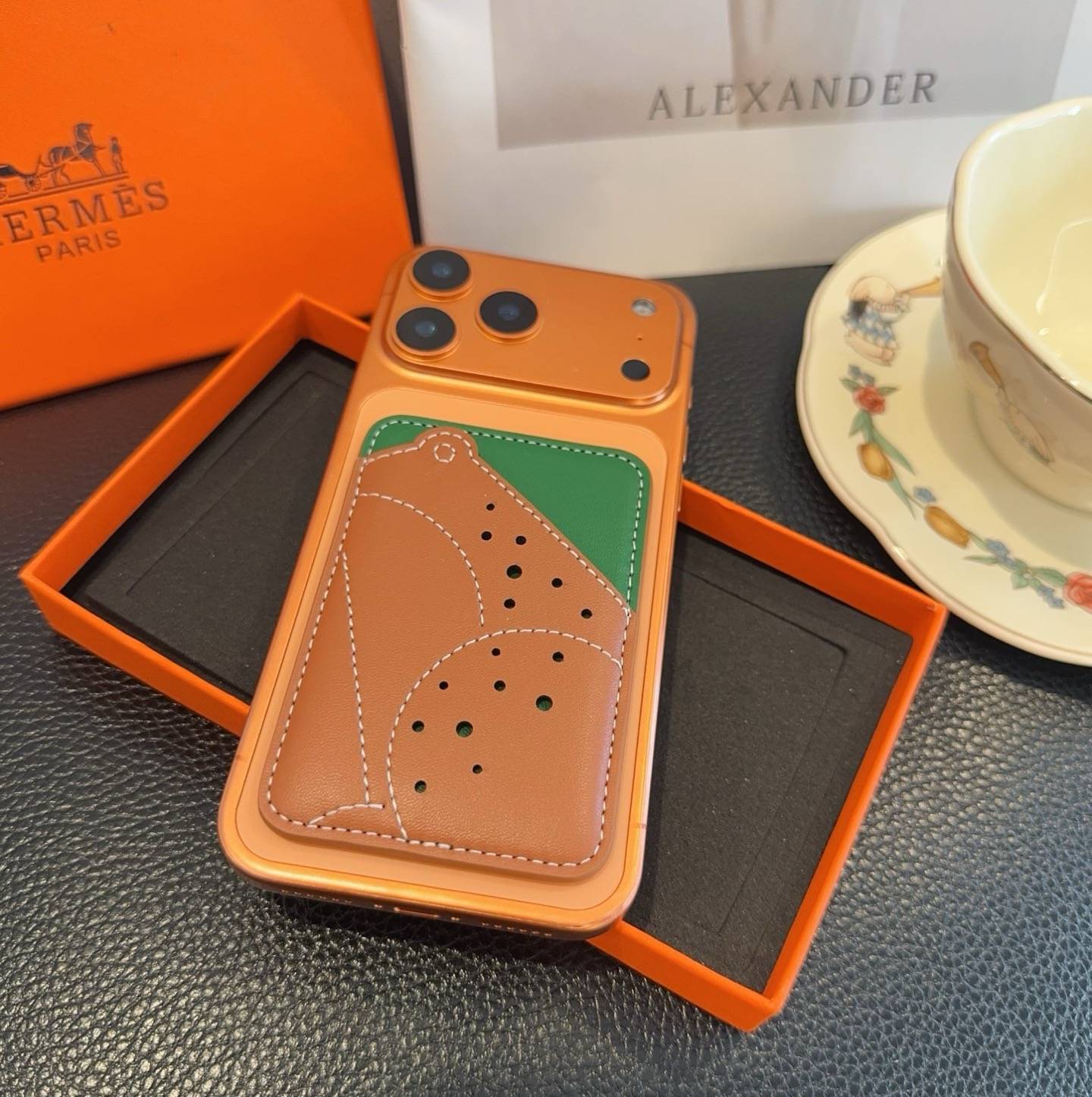 Hermes アルマーニ iPhone 18シリーズ対応 iPhoneケース スマホケース レディース カード収納 デザイン - 画像 6