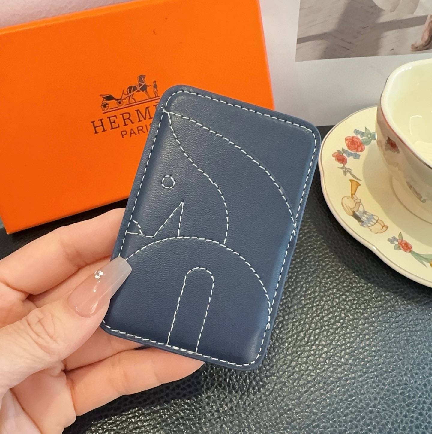 HERMES アイフォンケース スマホケース iPhone 18シリーズ対応 レディース ロゴ マグネット カード収納 - 画像 5