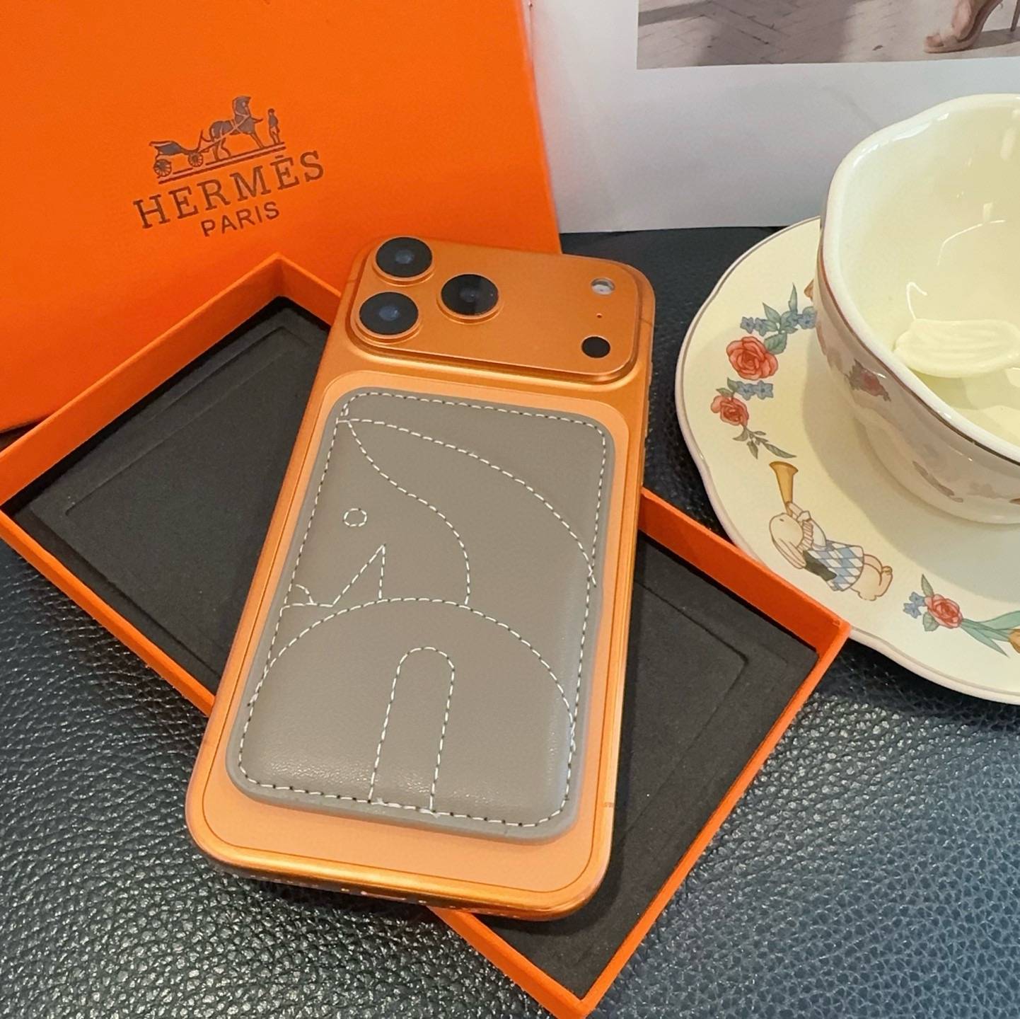 HERMES 愛馬仕 iPhone 18シリーズ対応 iPhoneケース スマホケース レディース カード収納 ロゴ入り - 画像 7