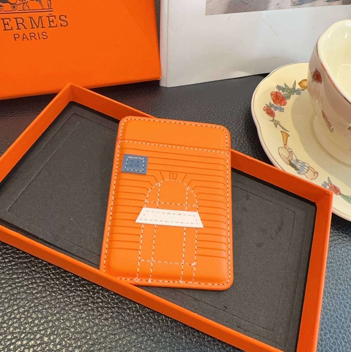 HERMES 愛馬仕 iPhoneケース スマホケース iPhone 18シリーズ対応 レディース ロゴ入り カード収納 オレンジ - 画像 6