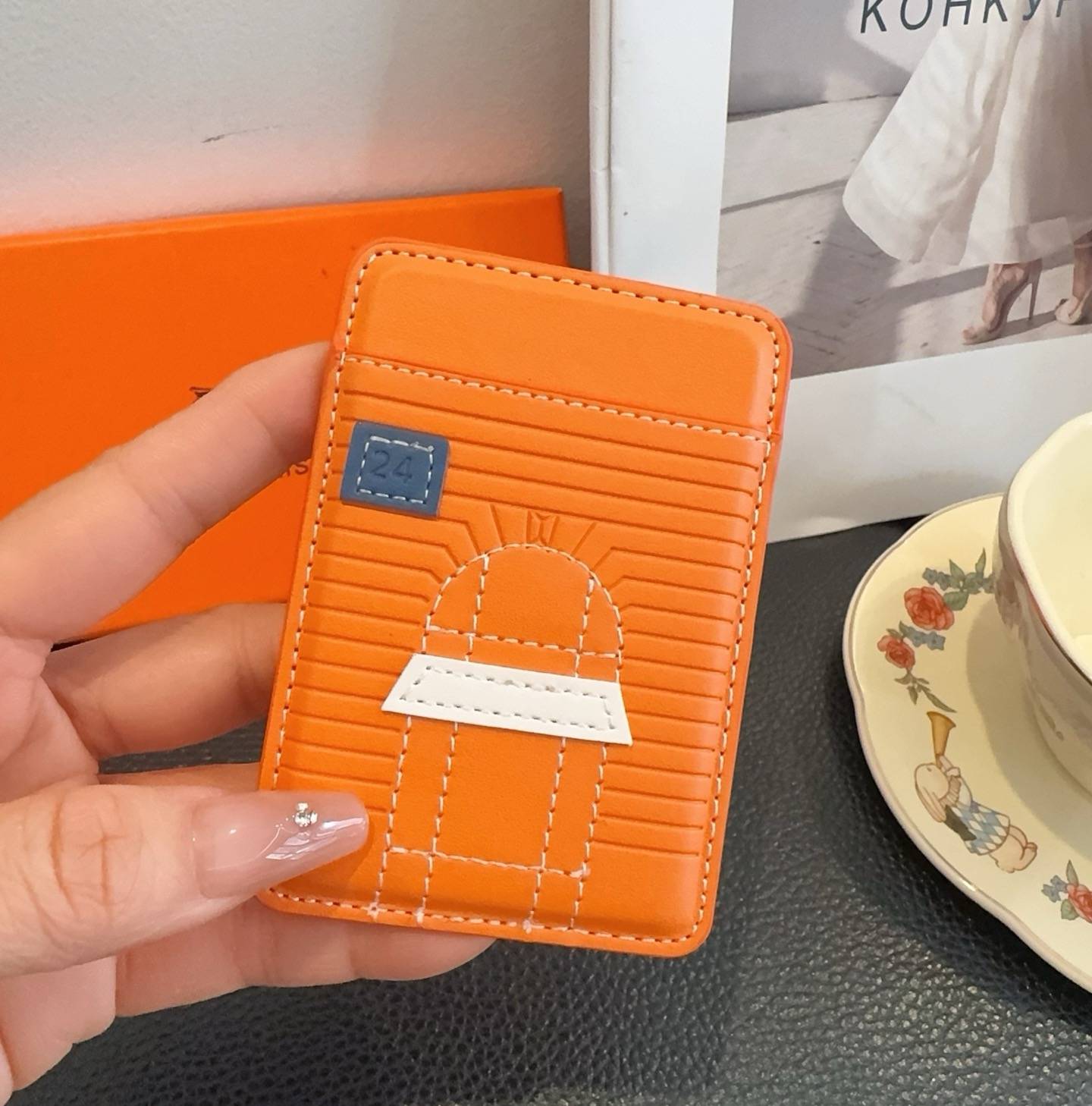 HERMES 愛馬仕 iPhoneケース スマホケース iPhone 18シリーズ対応 レディース ロゴ入り カード収納 オレンジ - 画像 8