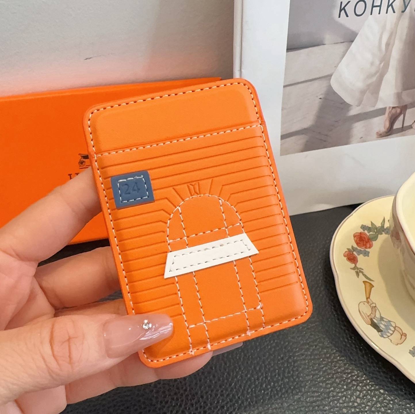HERMES 愛馬仕 iPhoneケース スマホケース iPhone 18シリーズ対応 レディース ロゴ入り カード収納 オレンジ - 画像 9