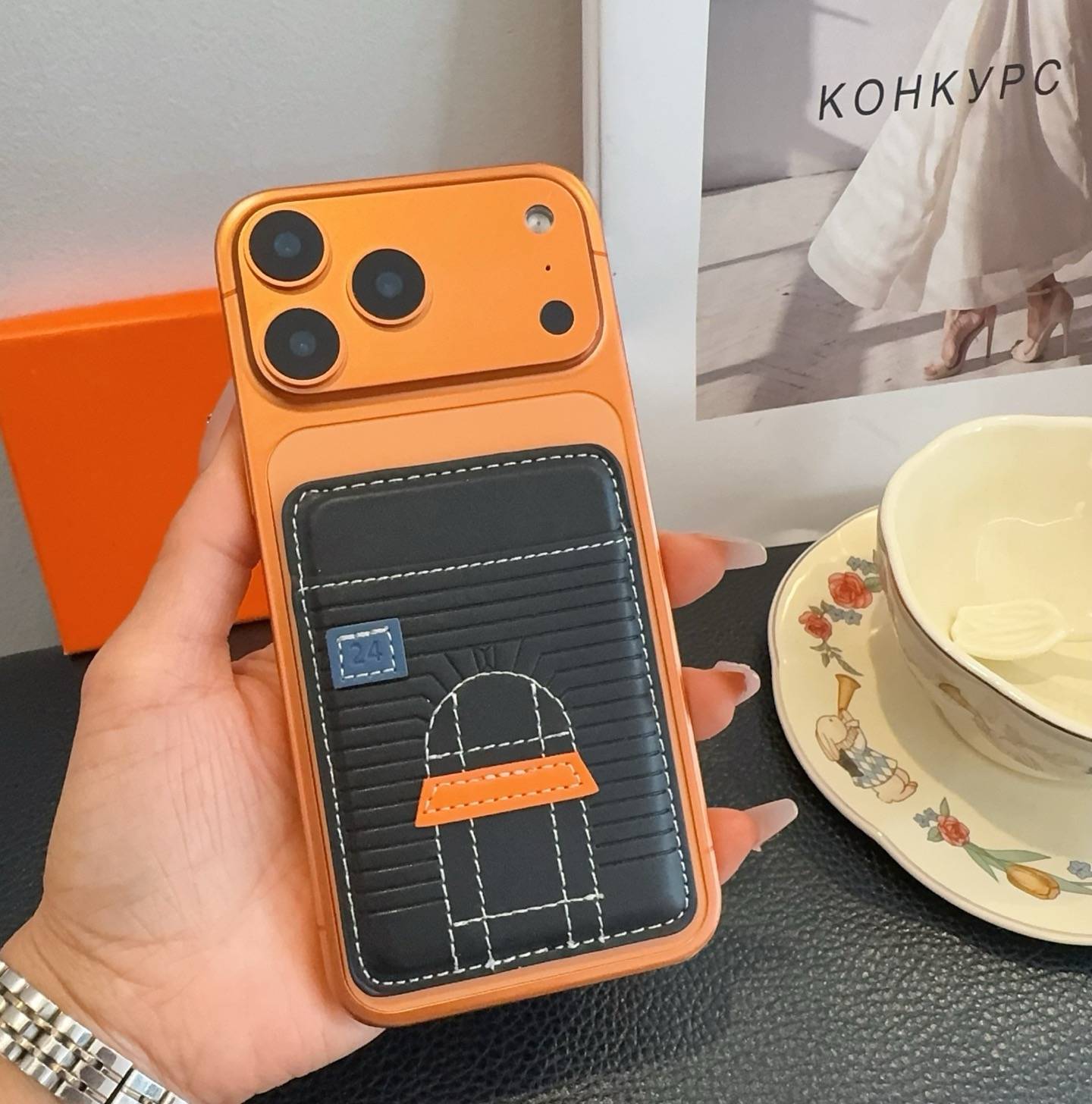 HERMES 愛馬仕 iPhoneケース スマホケース iPhone 18シリーズ対応 レディース ロゴ入り スマホカードケース - 画像 4