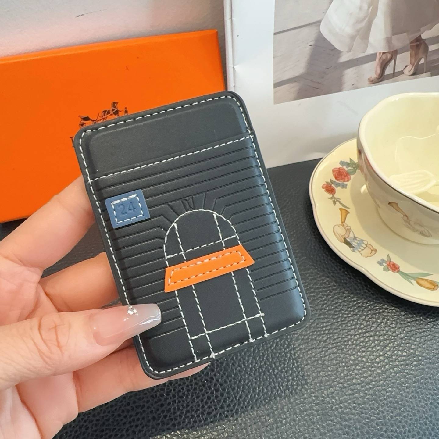HERMES 愛馬仕 iPhoneケース スマホケース iPhone 18シリーズ対応 レディース ロゴ入り スマホカードケース - 画像 6