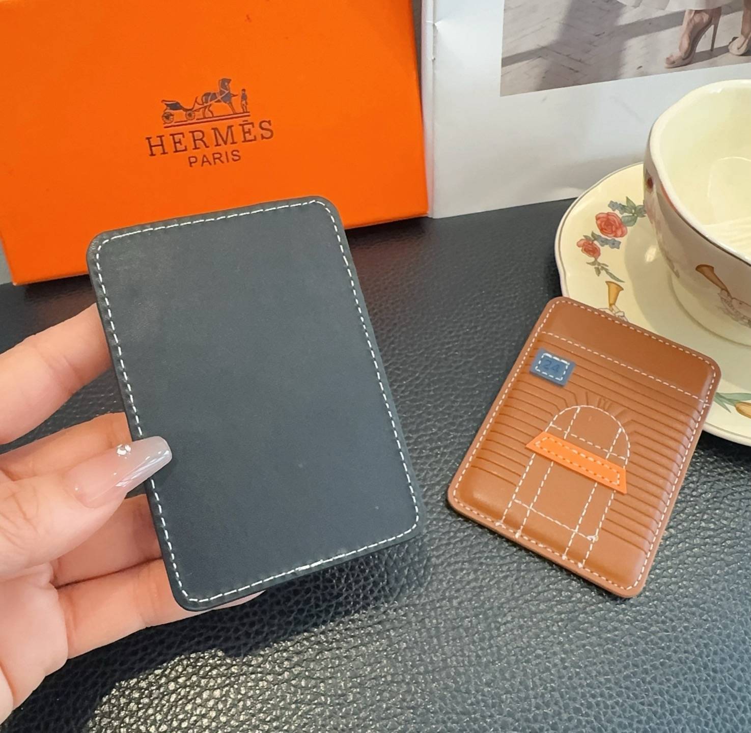 HERMES 愛馬仕 iPhoneケース スマホケース iPhone 18シリーズ対応 レディース ロゴ入り スマホカードケース - 画像 8