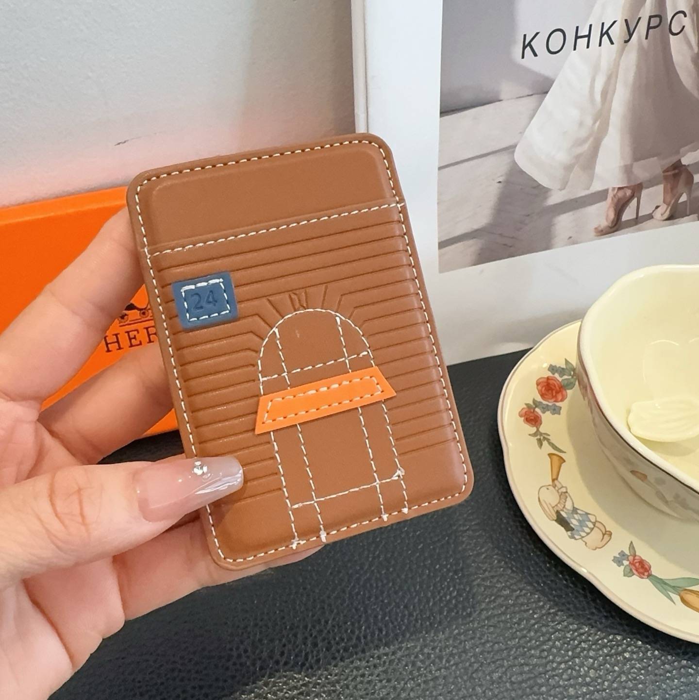 HERMES 愛馬仕 iPhoneケース スマホケース iPhone 18シリーズ対応 全機種対応 レディース ロゴ入り カード収納 - 画像 8