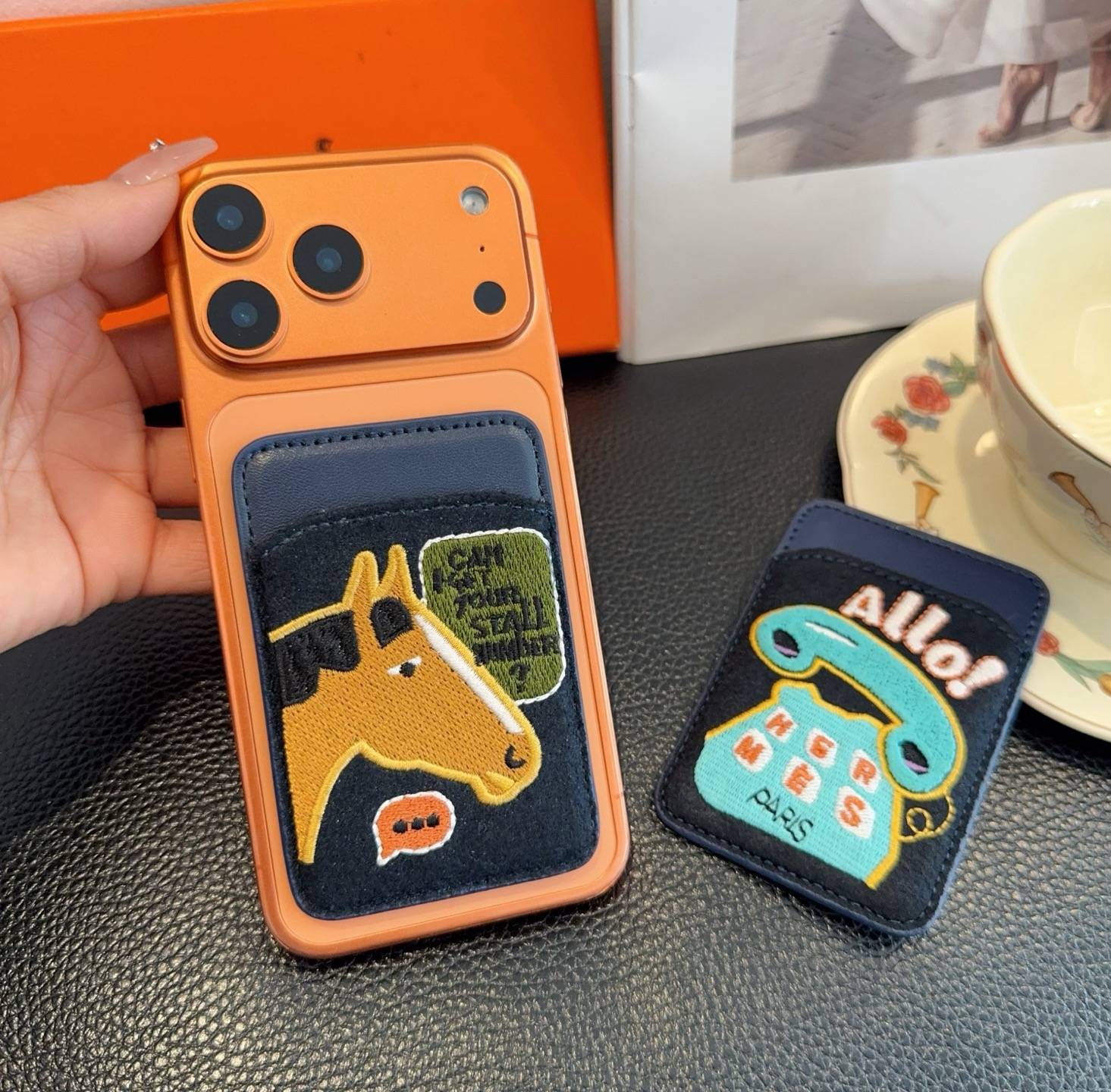 HERMES 愛馬仕 iPhone 18シリーズ対応 iPhoneケース スマホケース レディース ロゴ入り ステッチ カード収納 - 画像 3
